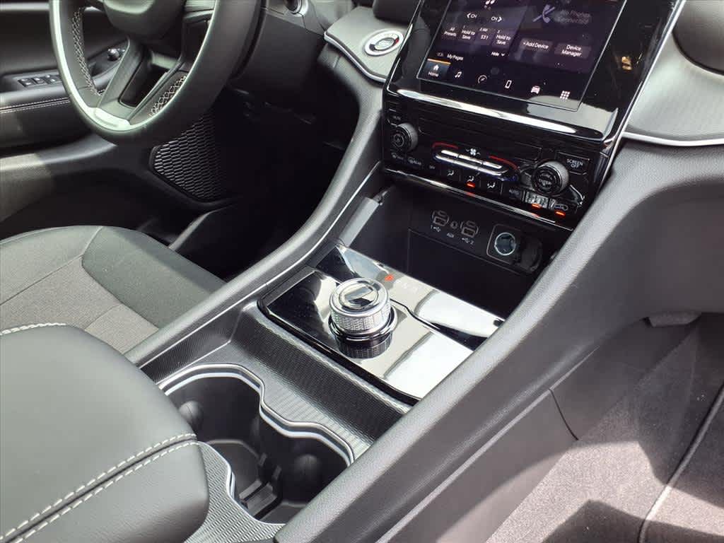 2025 Jeep Grand Cherokee GRAND CHEROKEE LAREDO X 4X2