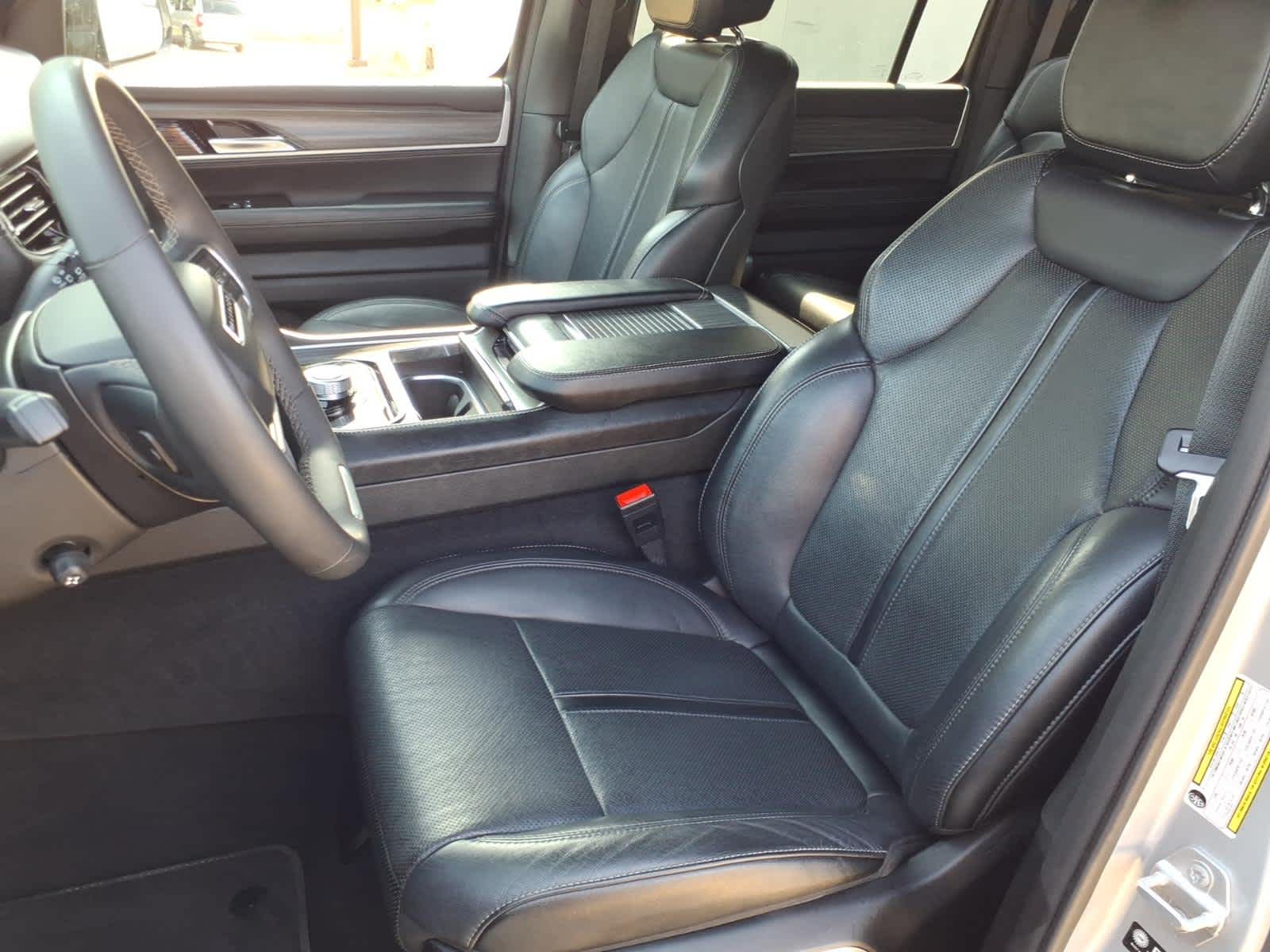 2024 Jeep Wagoneer Series II 4x2