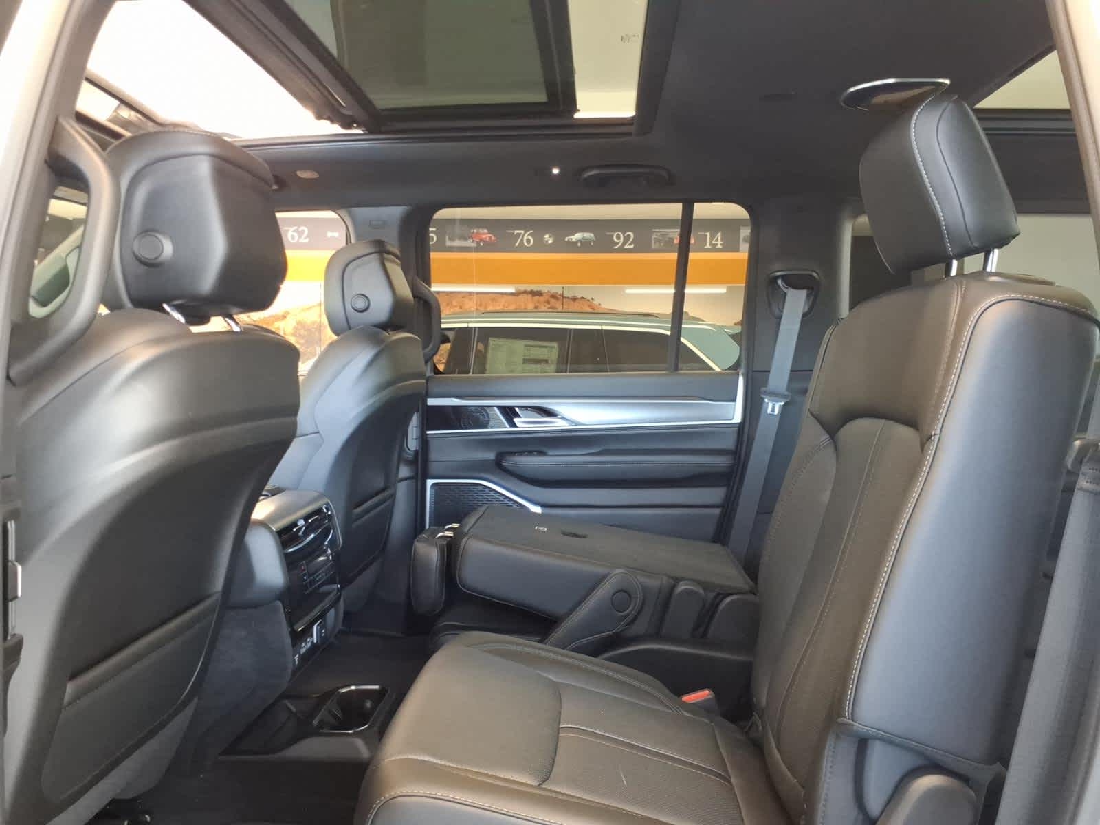 2026 Jeep Grand Wagoneer GRAND WAGONEER UPLAND 4X4