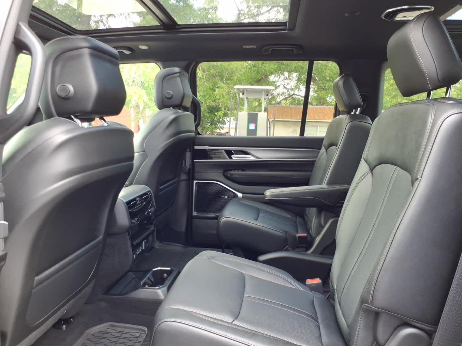 2026 Jeep Grand Wagoneer GRAND WAGONEER UPLAND 4X4