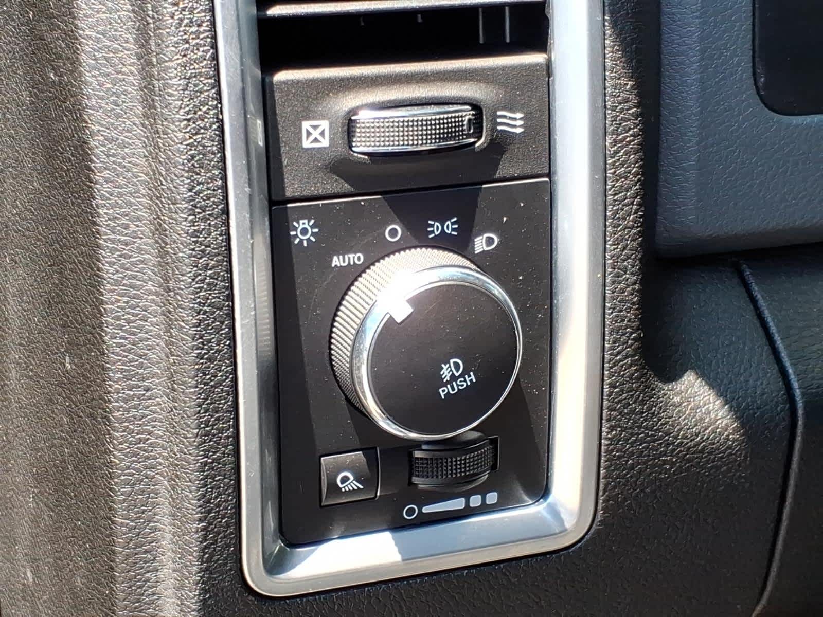 2019 RAM 1500 Classic Lone Star Crew Cab 4x4 5'7' Box