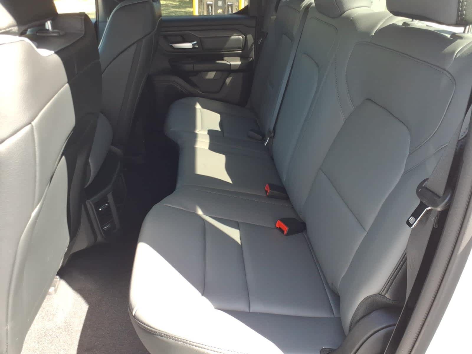2026 RAM 1500 RAM 1500 TRADESMAN QUAD CAB 4X2 6'4' BOX