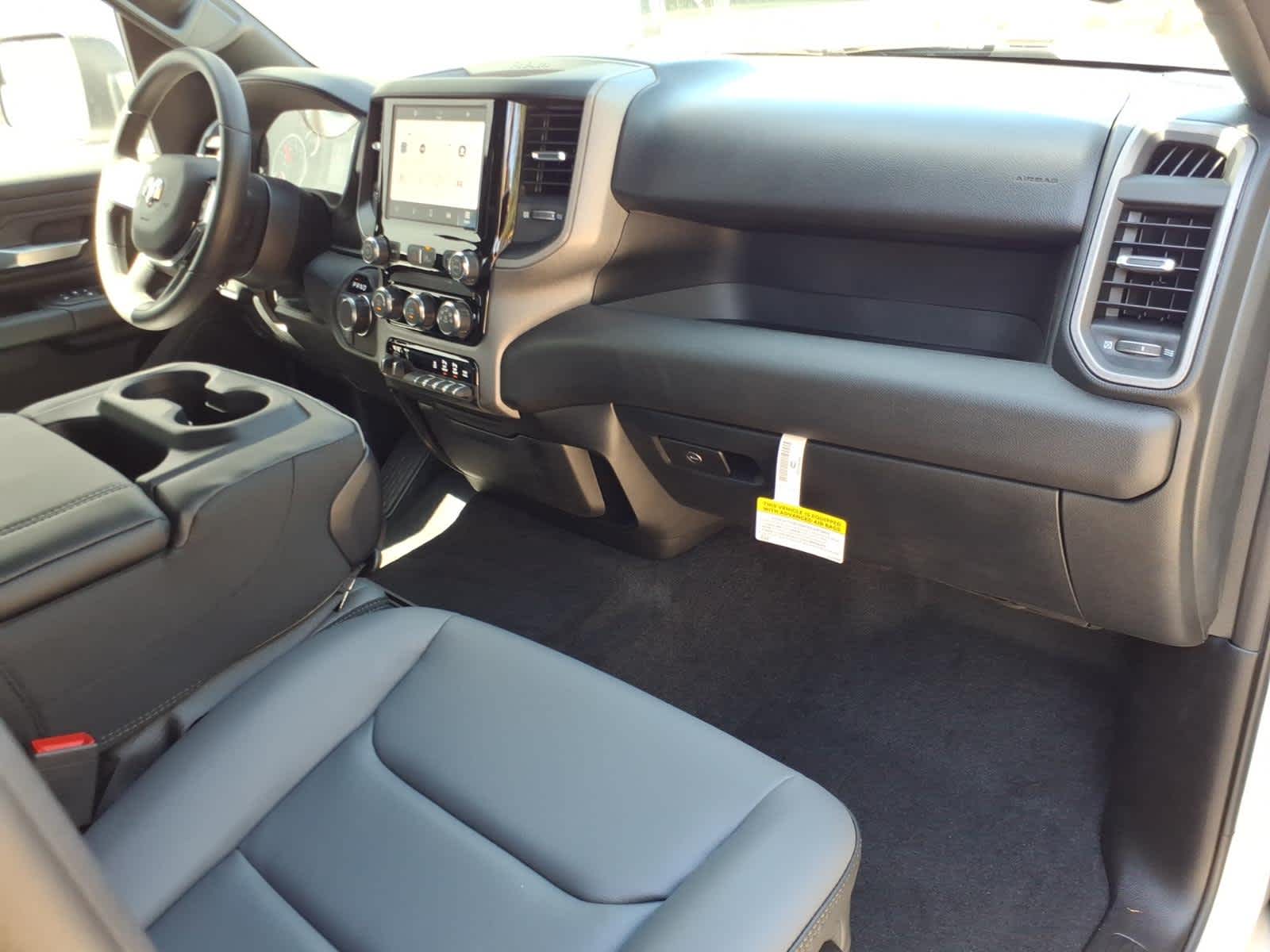 2026 RAM 1500 RAM 1500 TRADESMAN QUAD CAB 4X2 6'4' BOX