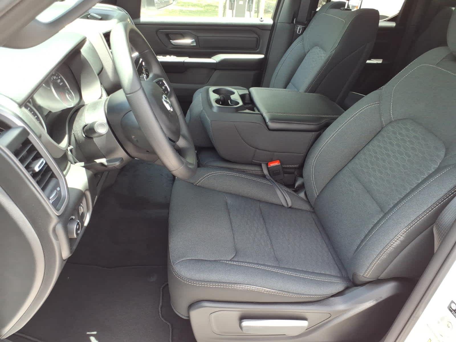 2026 RAM Ram 1500 RAM 1500 EXPRESS QUAD CAB 4X2 6'4' BOX