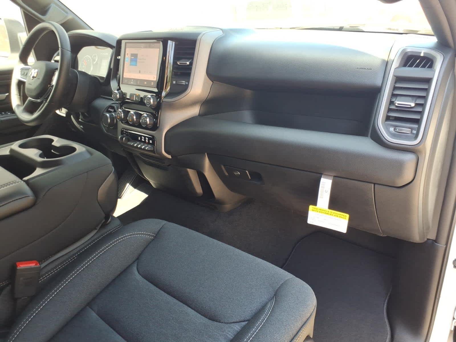 2026 RAM 1500 RAM 1500 TRADESMAN QUAD CAB 4X4 6'4' BOX