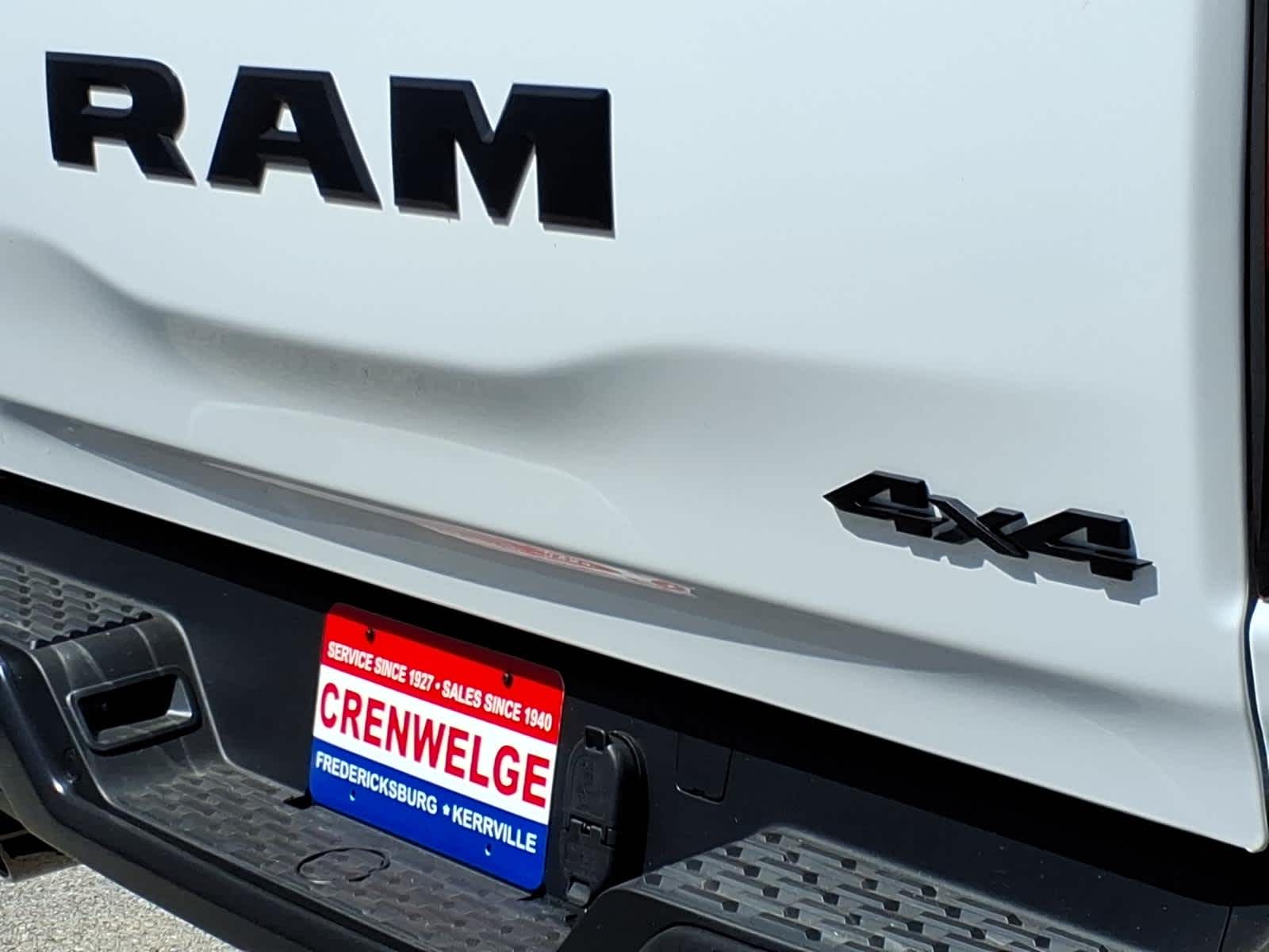 2026 RAM 1500 RAM 1500 TRADESMAN QUAD CAB 4X4 6'4' BOX