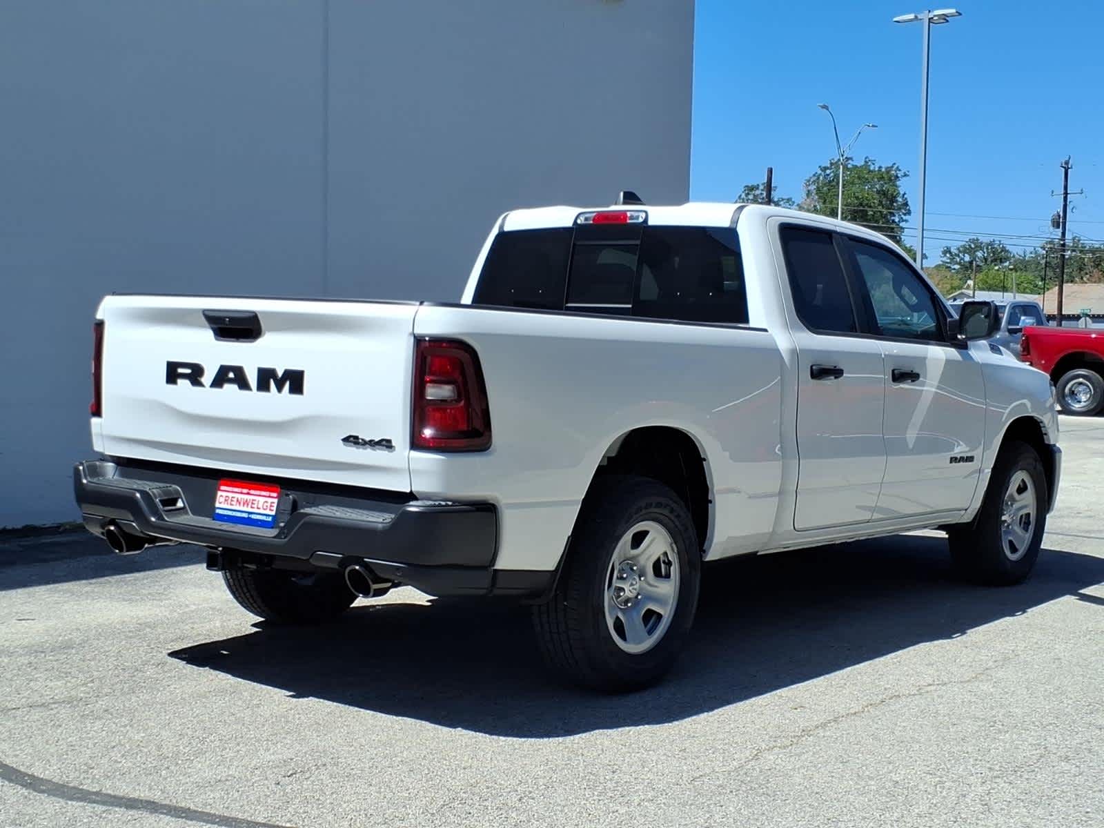 2026 RAM 1500 RAM 1500 TRADESMAN QUAD CAB 4X4 6'4' BOX