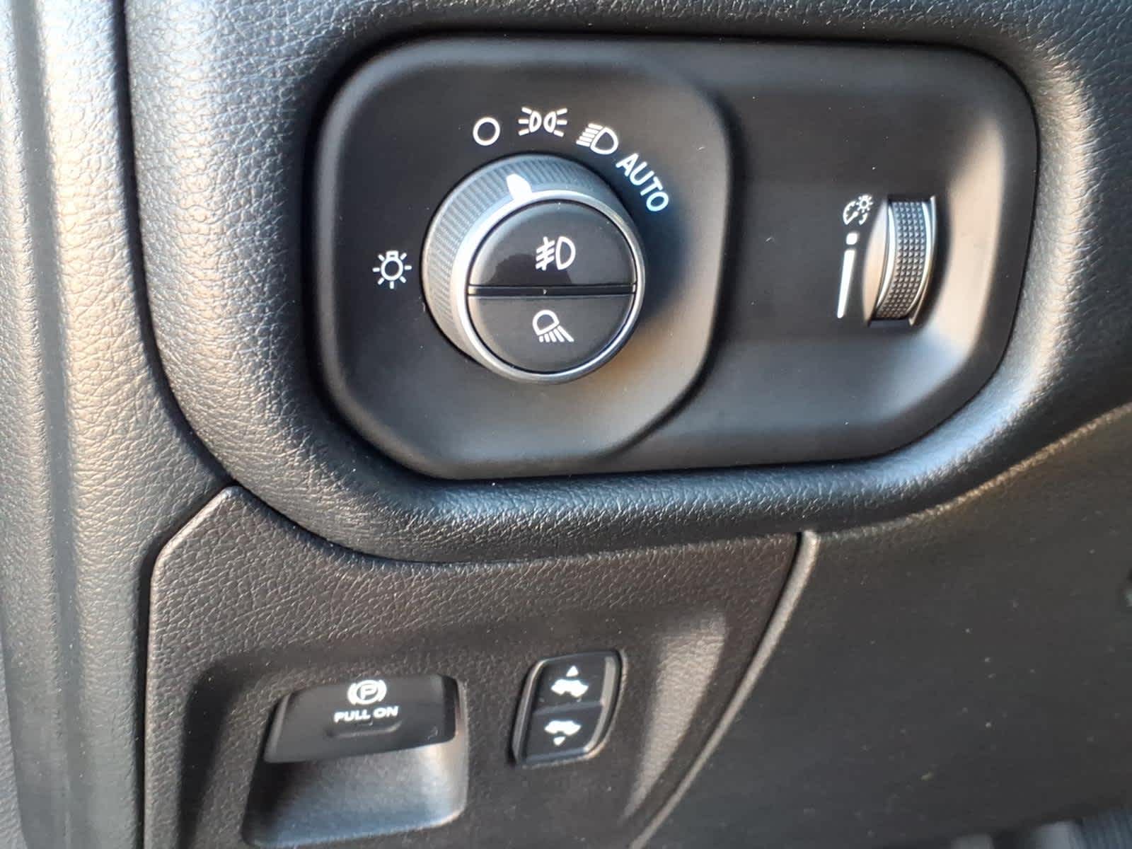 2021 RAM 1500 Big Horn Crew Cab 4x4 5'7' Box