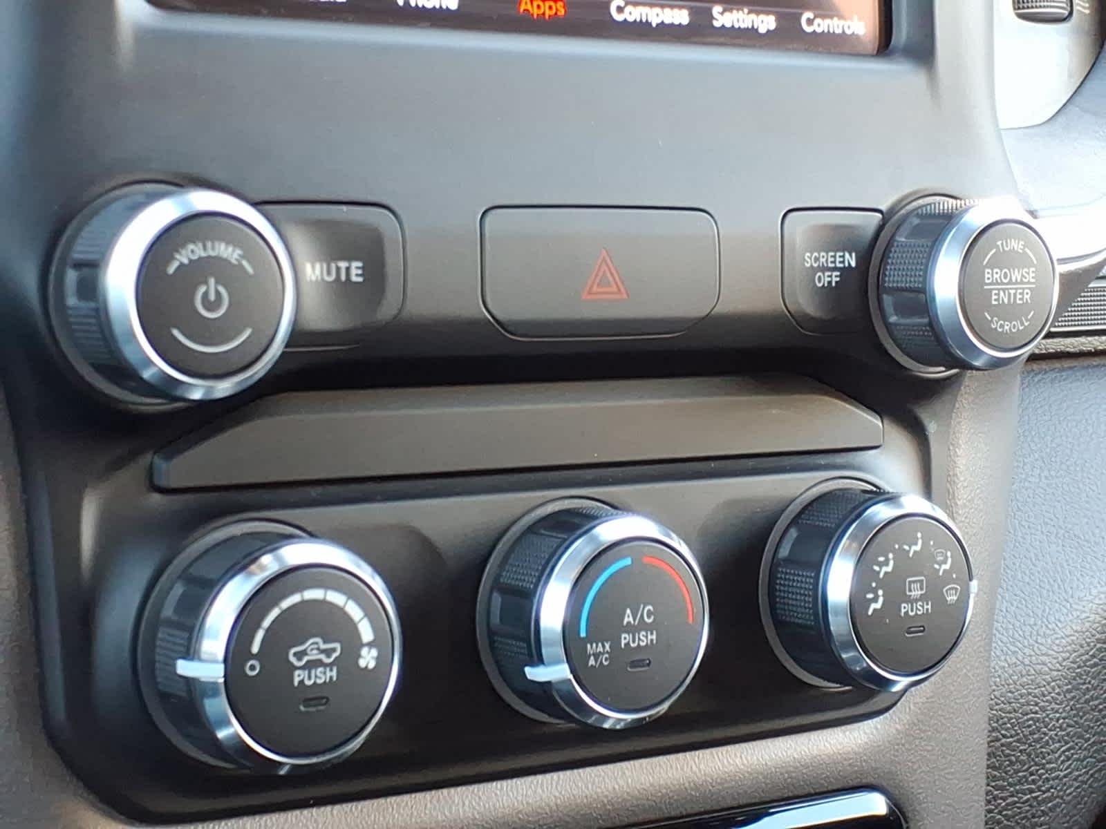 2021 RAM 1500 Big Horn Crew Cab 4x4 5'7' Box