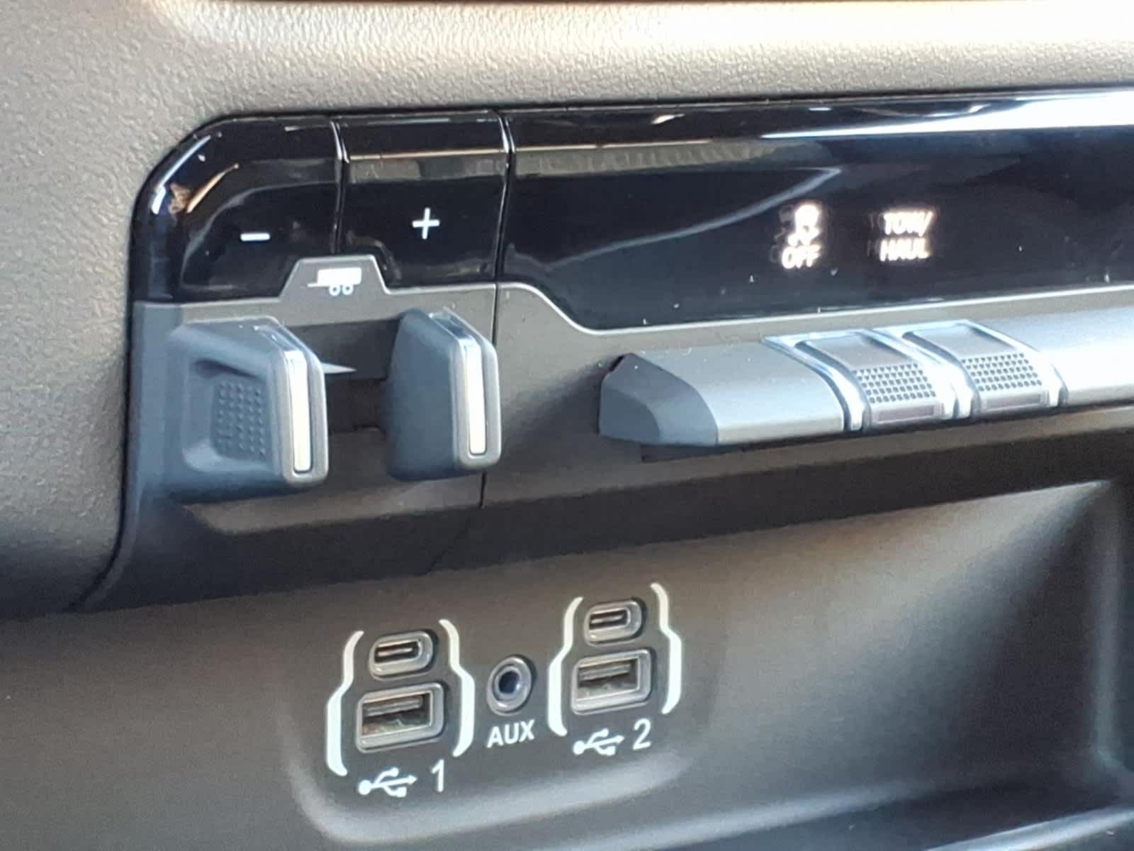 2021 RAM 1500 Big Horn Crew Cab 4x4 5'7' Box