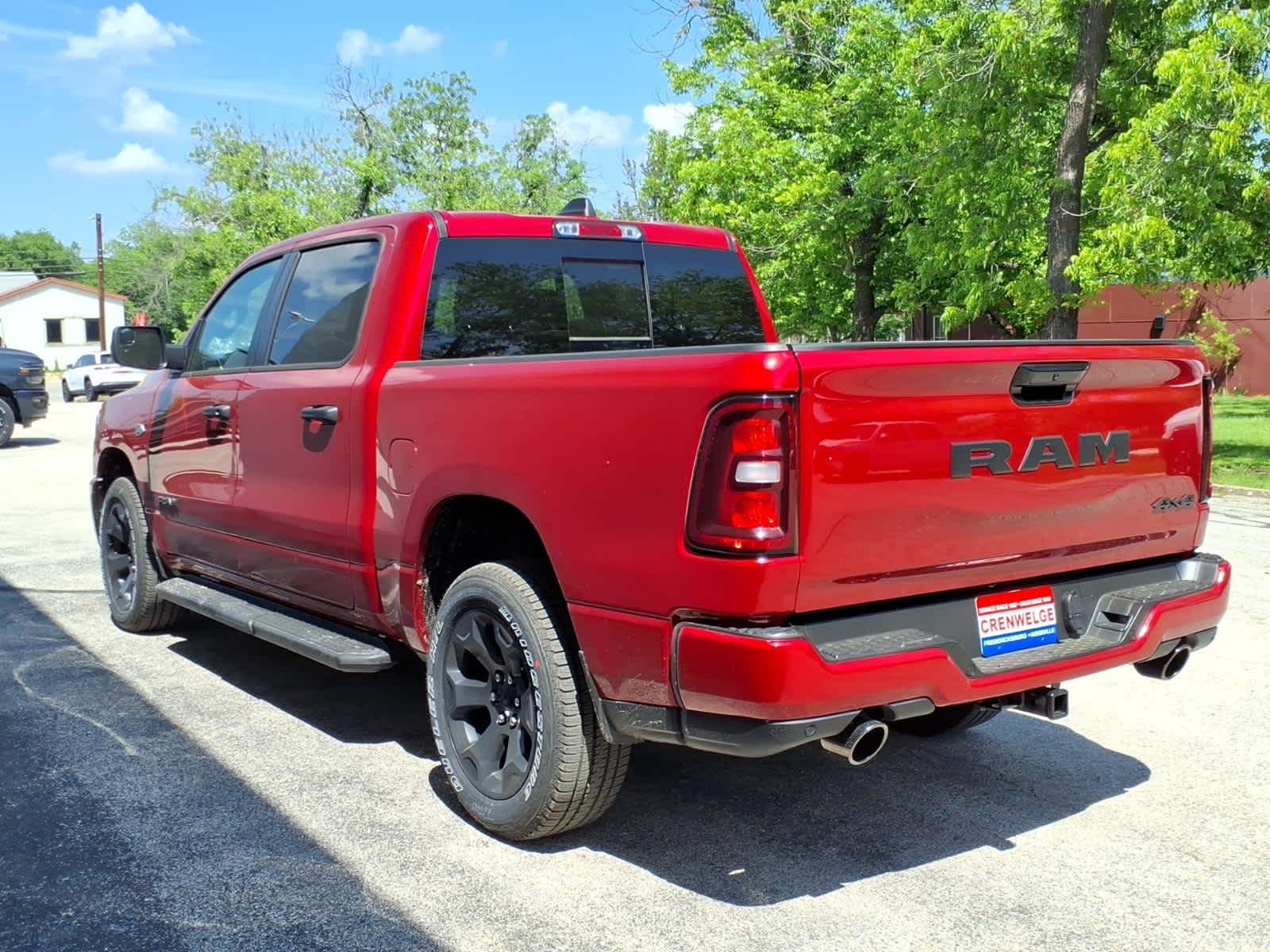 2026 RAM Ram 1500 RAM 1500 EXPRESS CREW CAB 4X4 5'7' BOX
