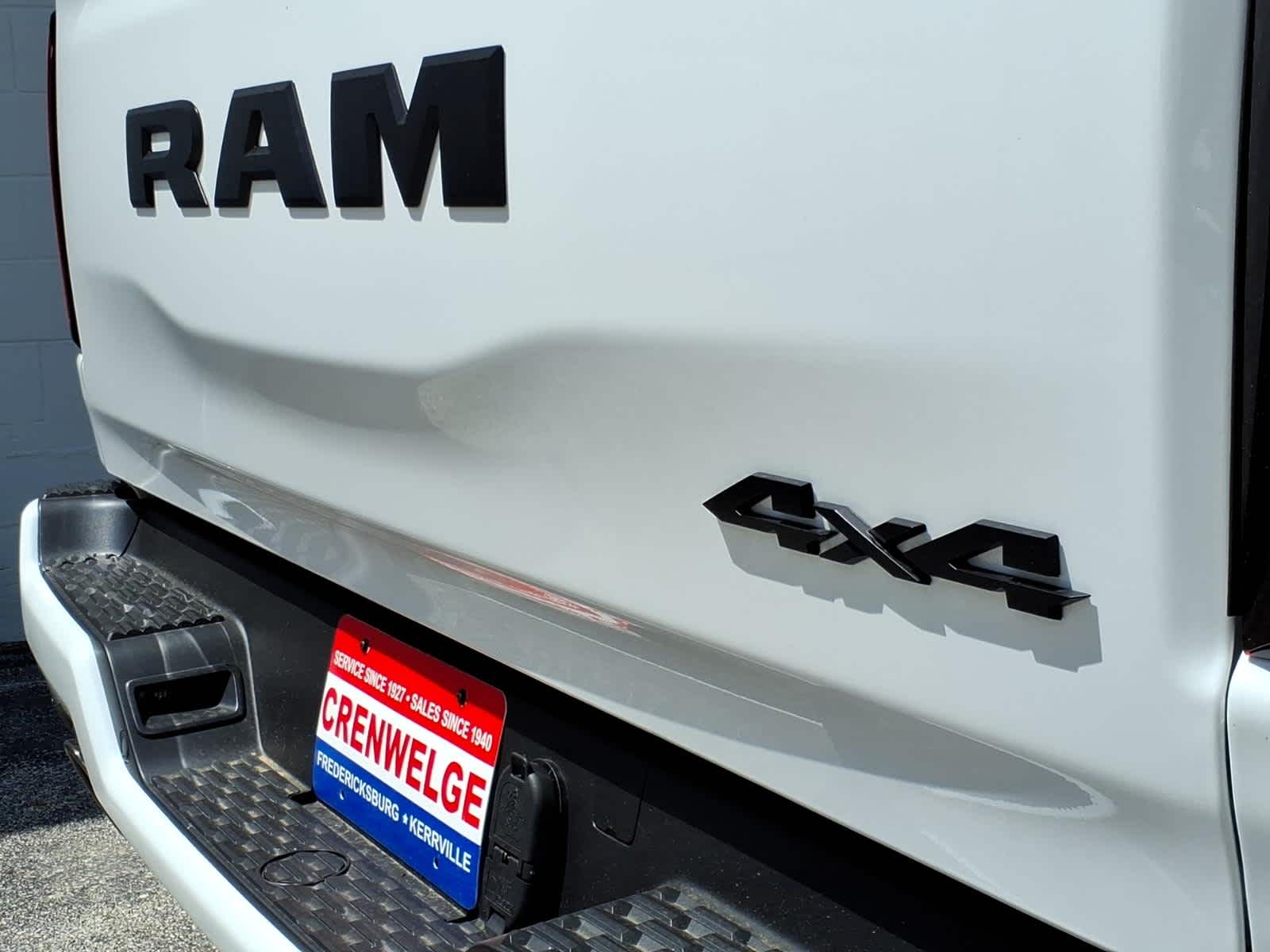2026 RAM Ram 1500 RAM 1500 EXPRESS CREW CAB 4X4 5'7' BOX
