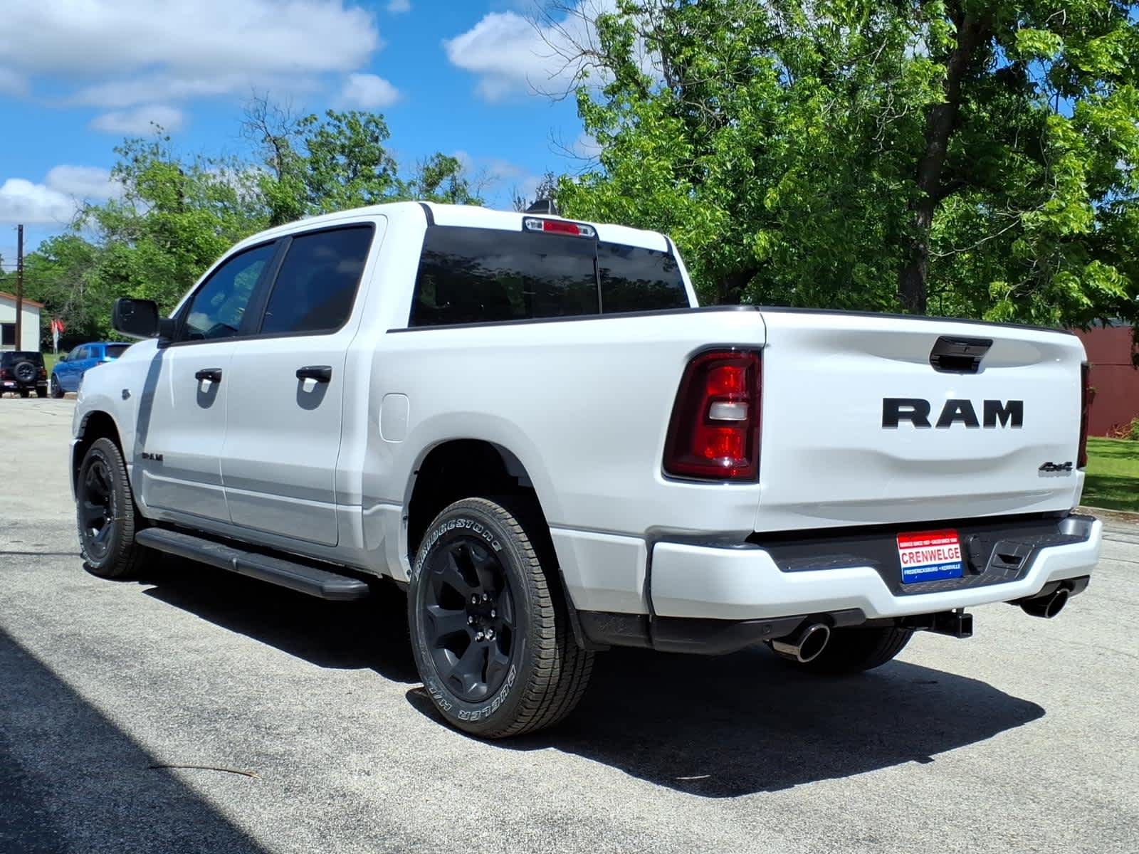 2026 RAM Ram 1500 RAM 1500 EXPRESS CREW CAB 4X4 5'7' BOX