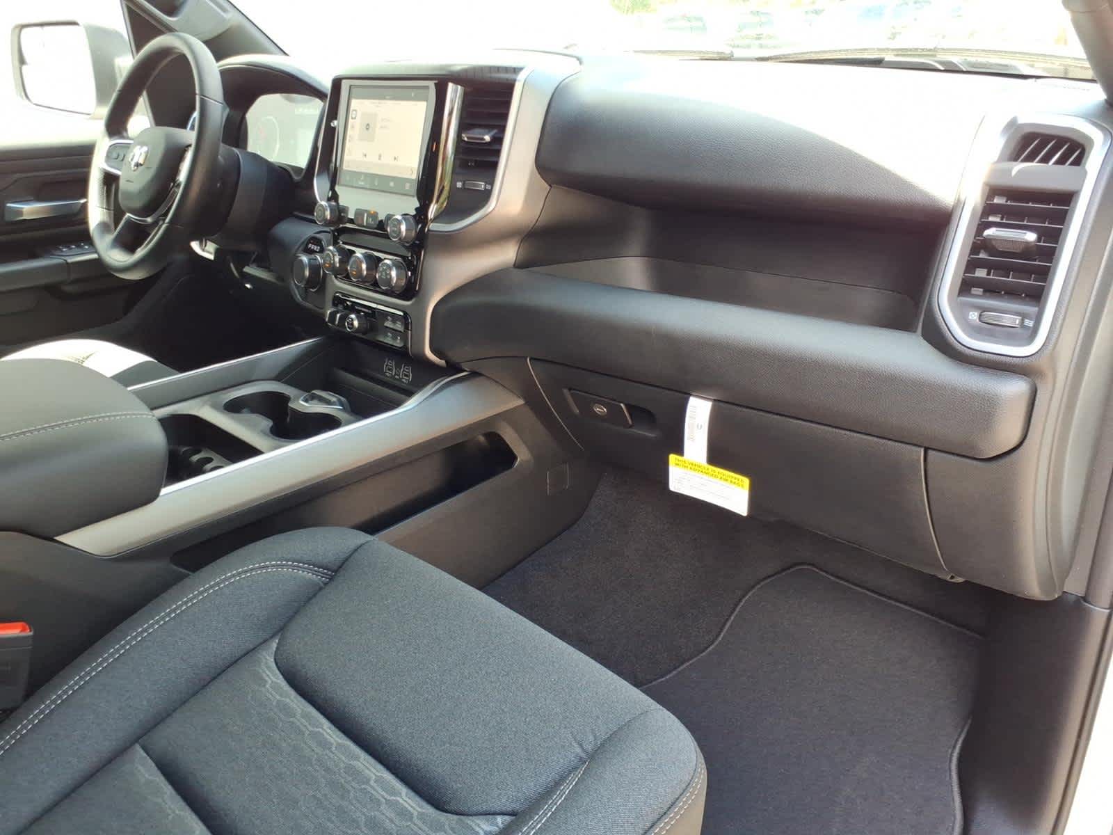 2026 RAM Ram 1500 RAM 1500 EXPRESS CREW CAB 4X4 5'7' BOX