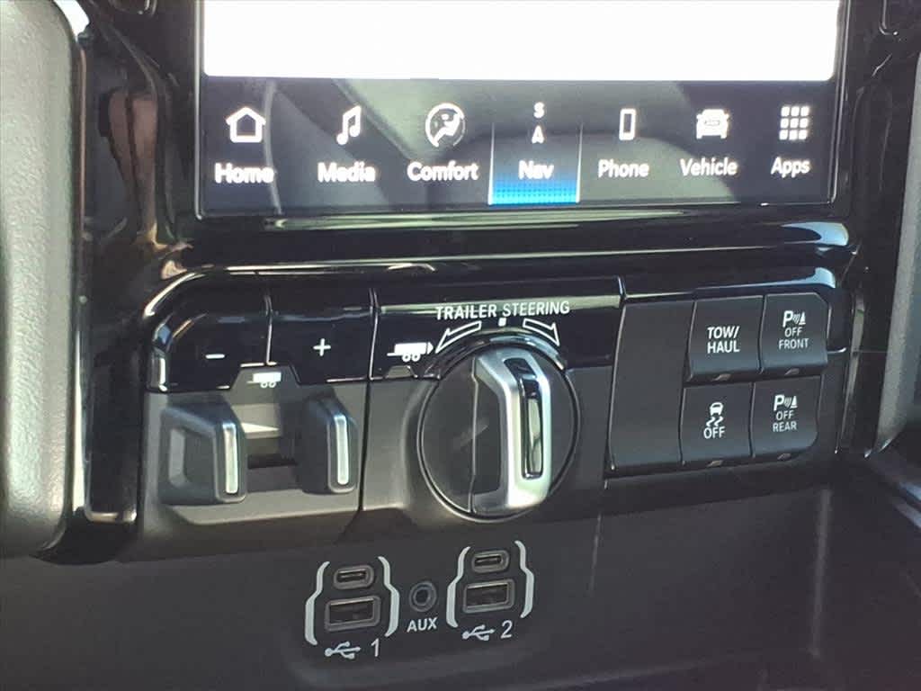 2023 RAM 1500 Laramie Crew Cab 4x4 5'7' Box