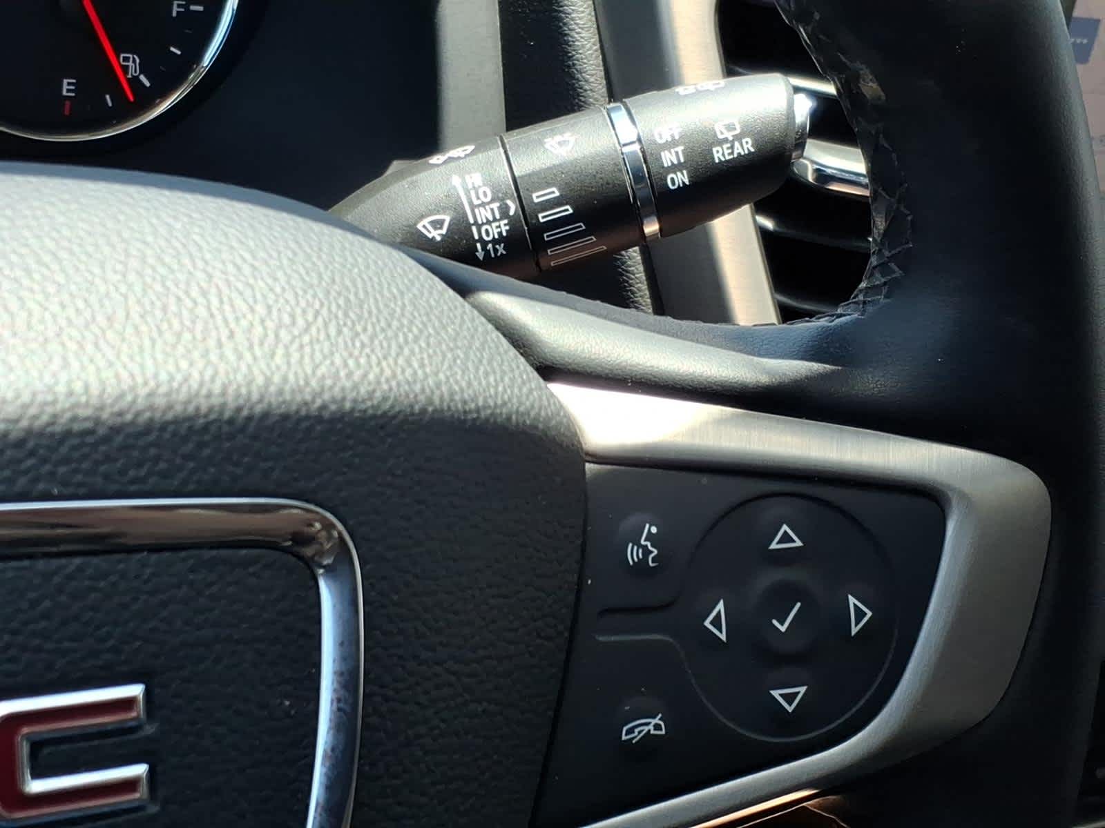2023 GMC Acadia FWD Denali