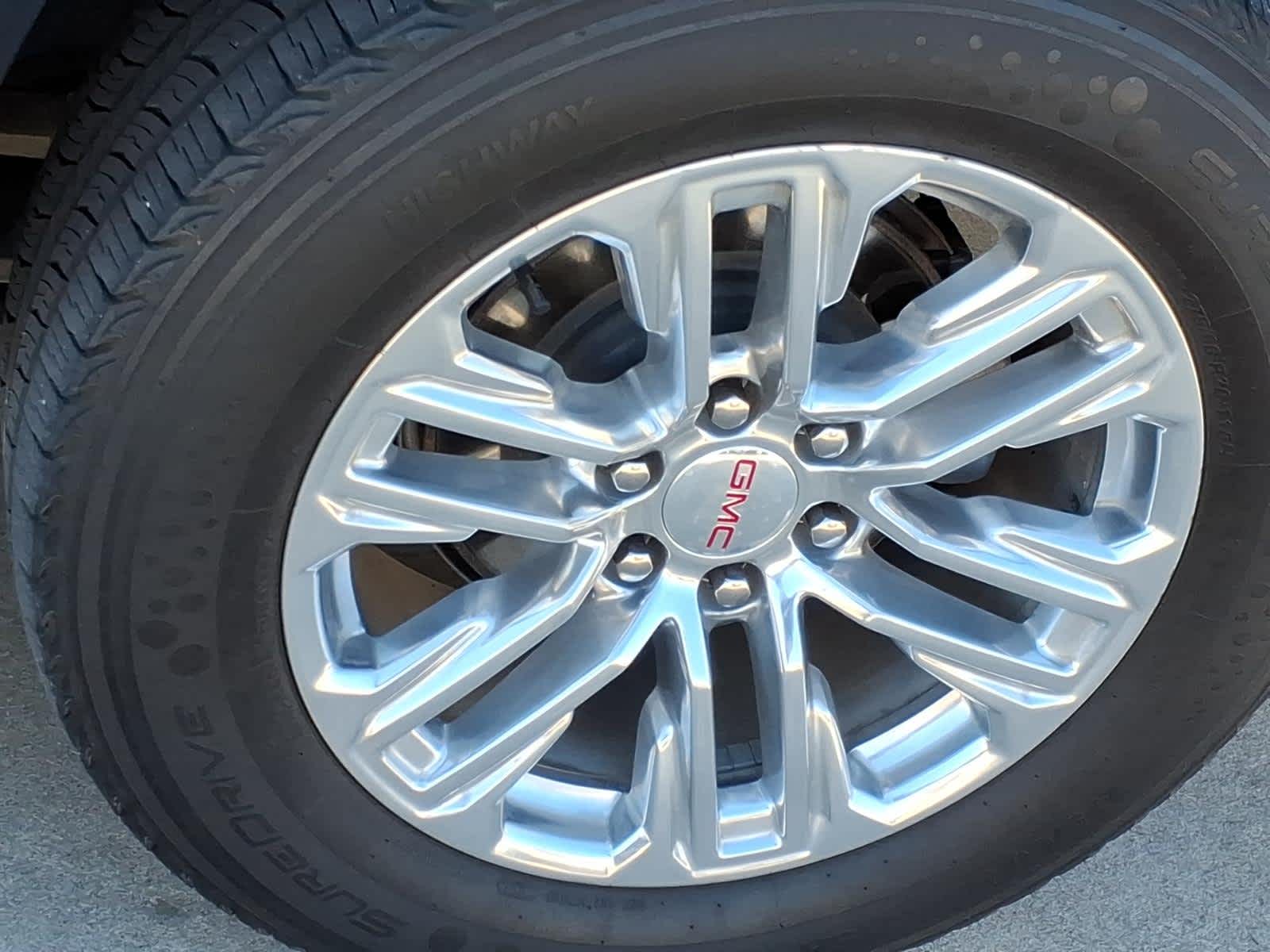 2023 GMC Yukon XL 4WD SLT