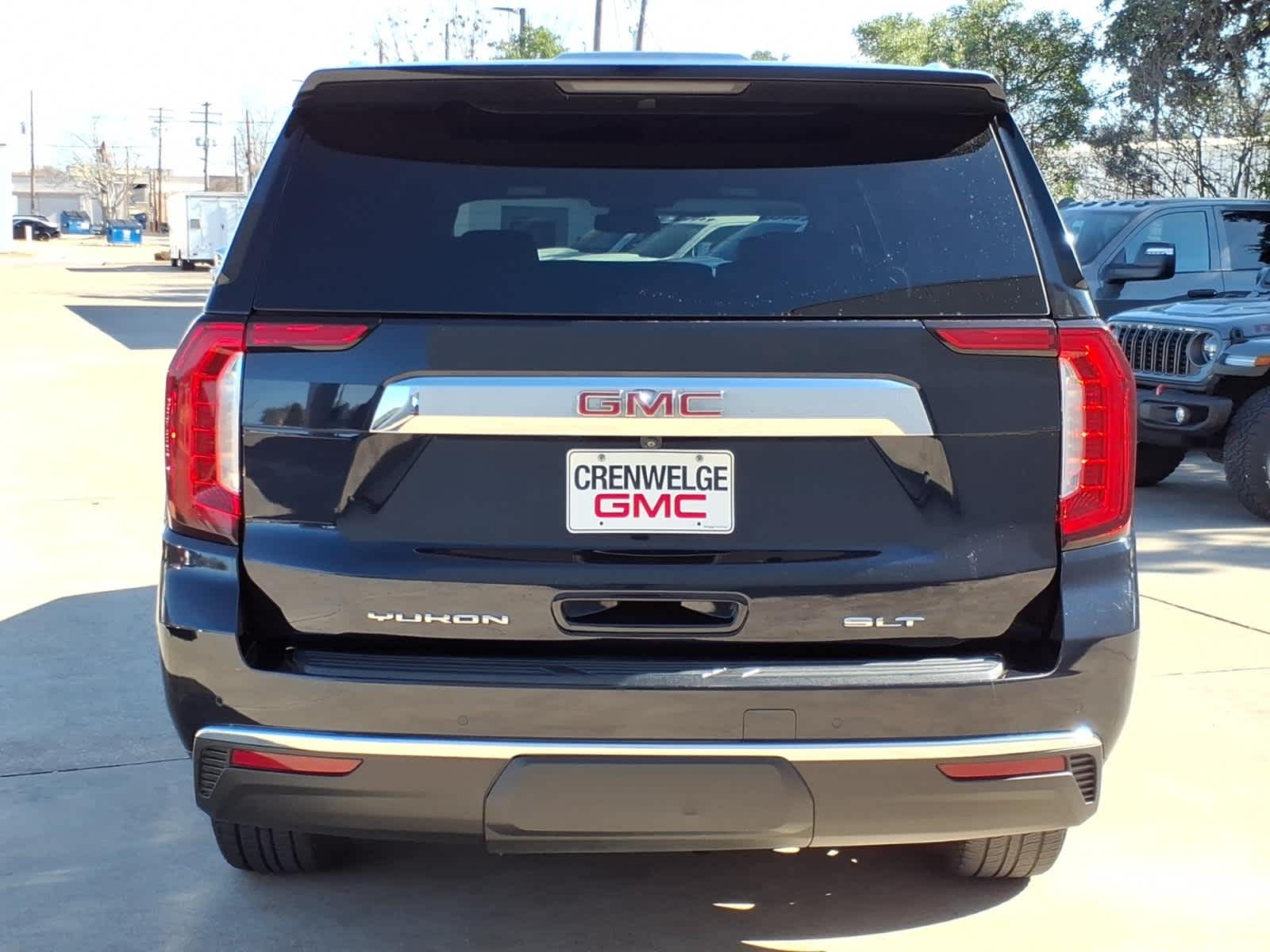 2023 GMC Yukon XL 4WD SLT