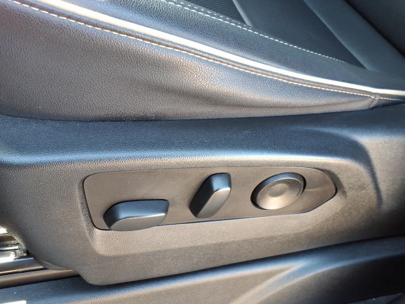 2023 GMC Yukon XL 4WD SLT