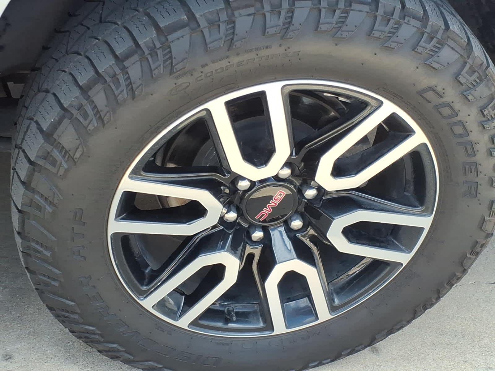 2023 GMC Yukon XL 4WD AT4