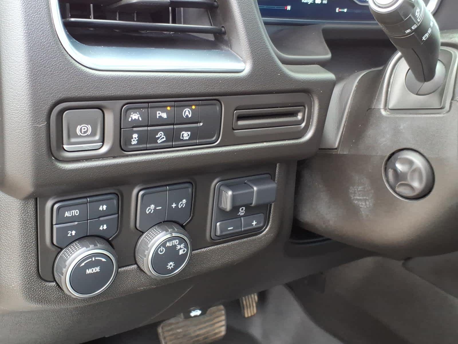 2023 Chevrolet Suburban 4WD Z71