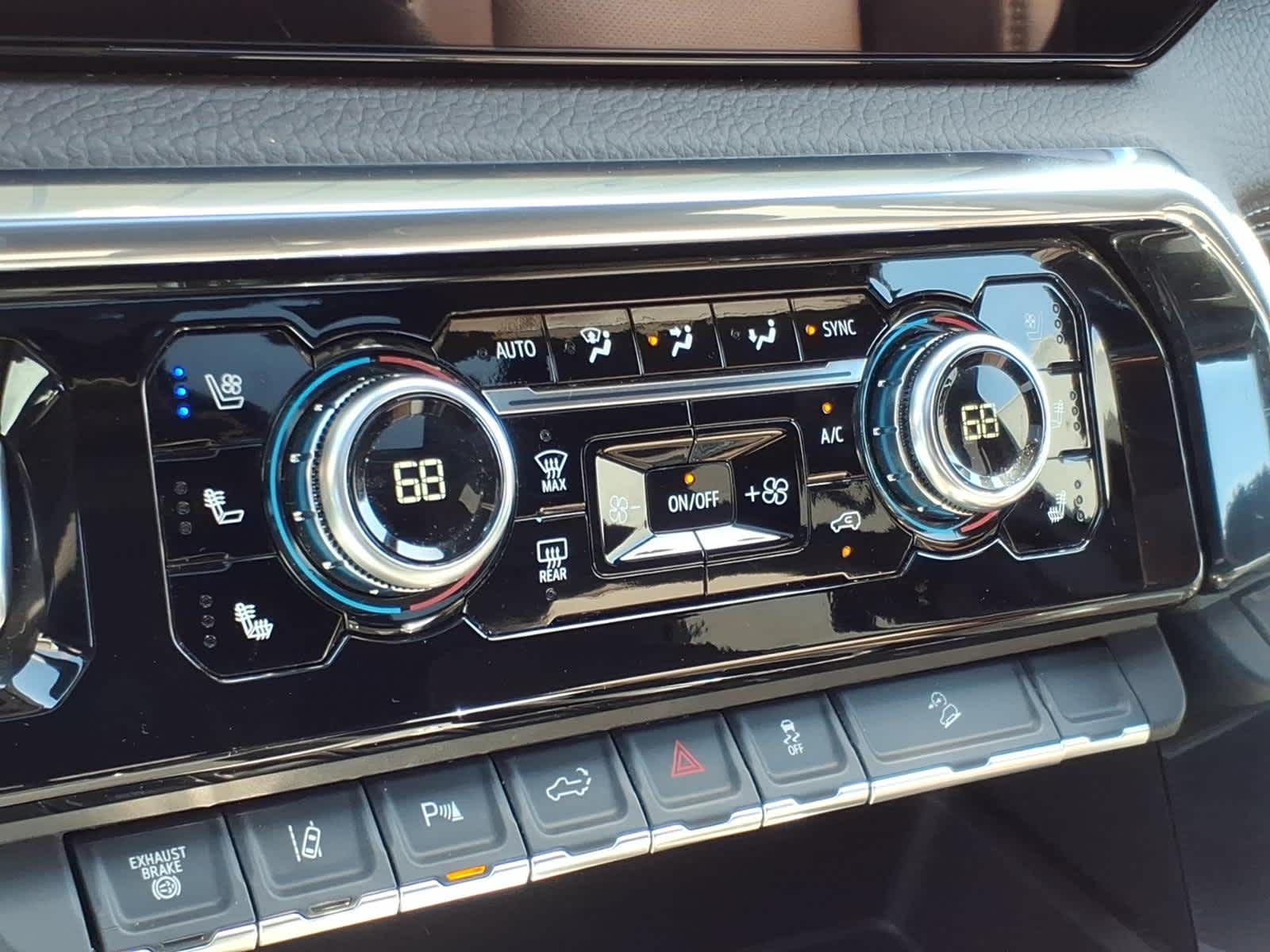 2025 GMC Sierra 2500HD 4WD Crew Cab Standard Bed Denali