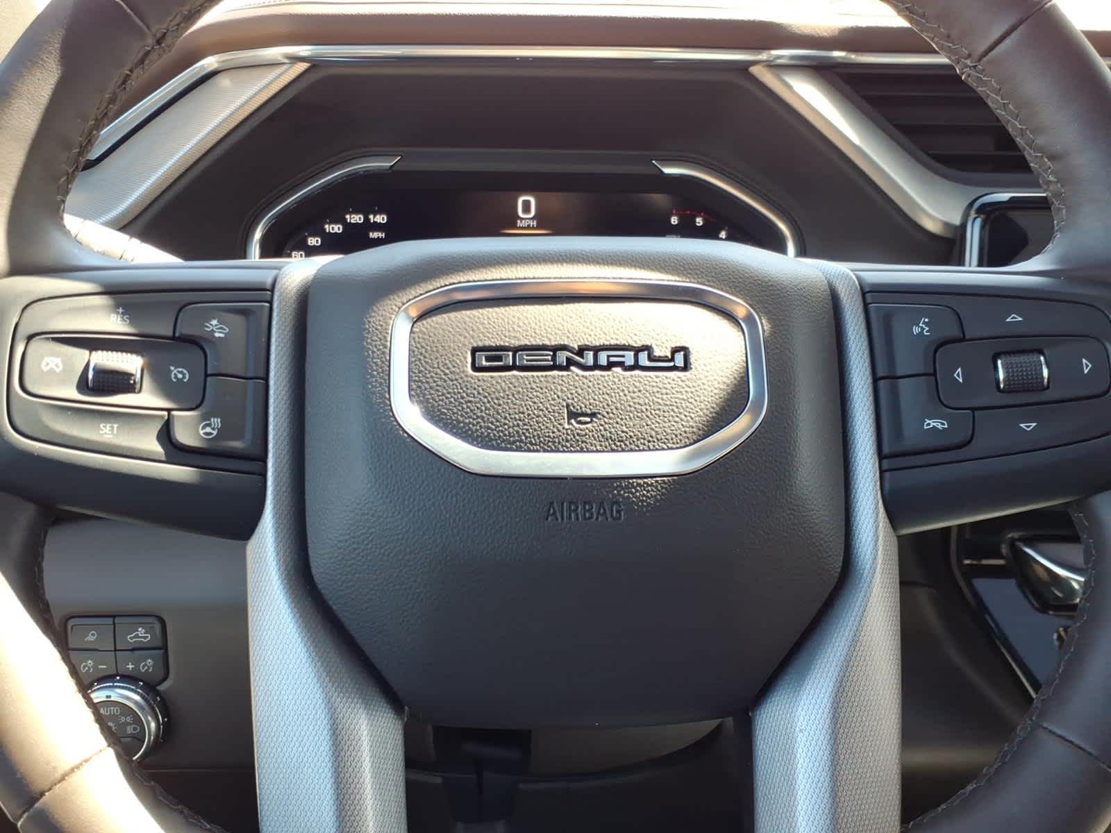 2025 GMC Sierra 2500HD 4WD Crew Cab Standard Bed Denali