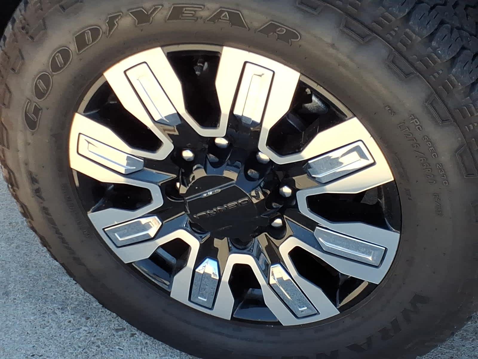 2025 GMC Sierra 2500HD 4WD Crew Cab Standard Bed Denali