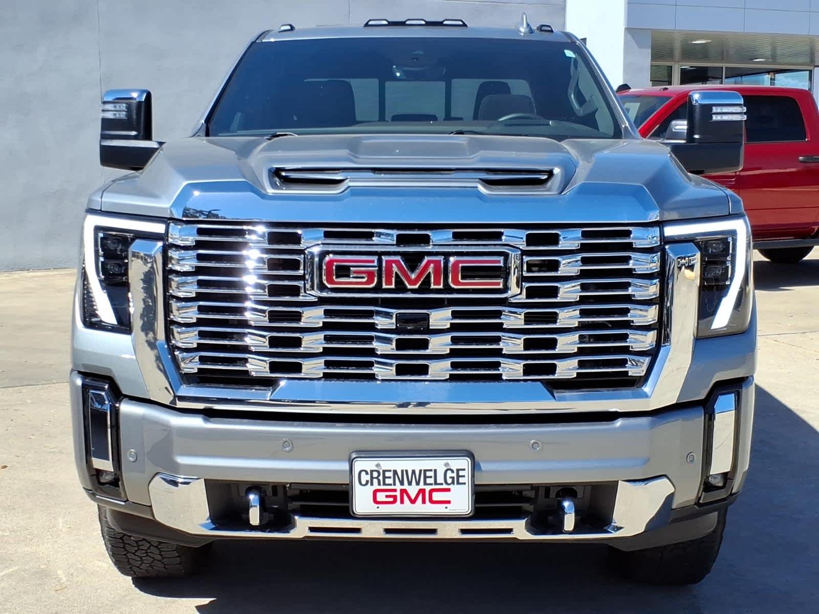 2025 GMC Sierra 2500HD 4WD Crew Cab Standard Bed Denali