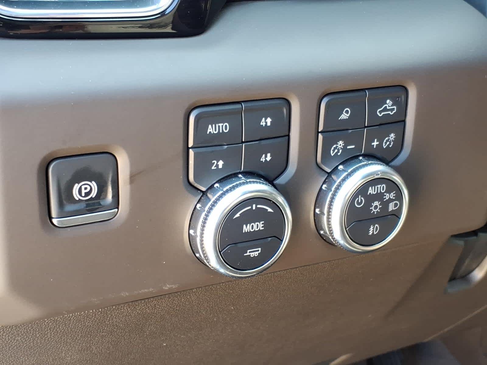 2025 GMC Sierra 2500HD 4WD Crew Cab Standard Bed Denali