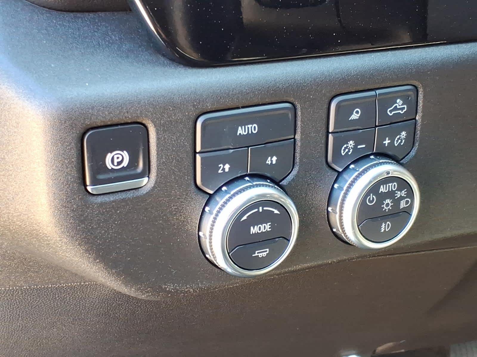 2025 GMC Sierra 1500 4WD Crew Cab Short Box SLT