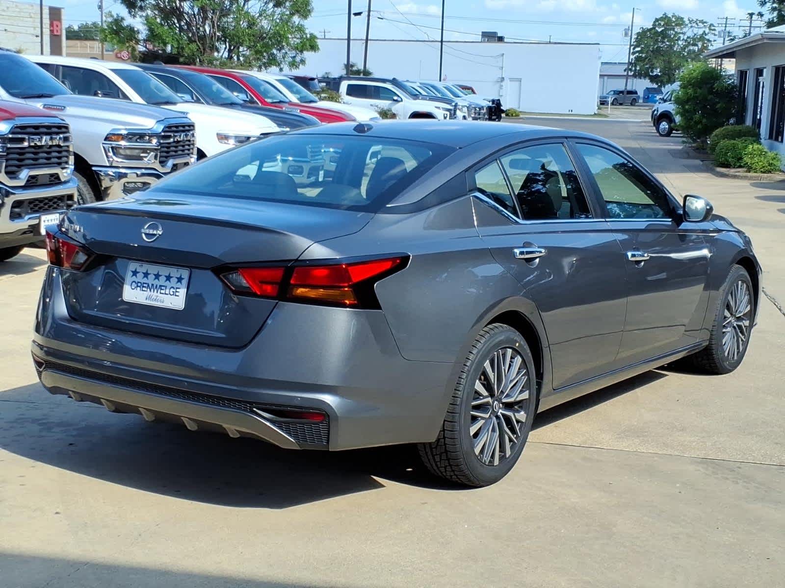 2025 Nissan Altima SV FWD