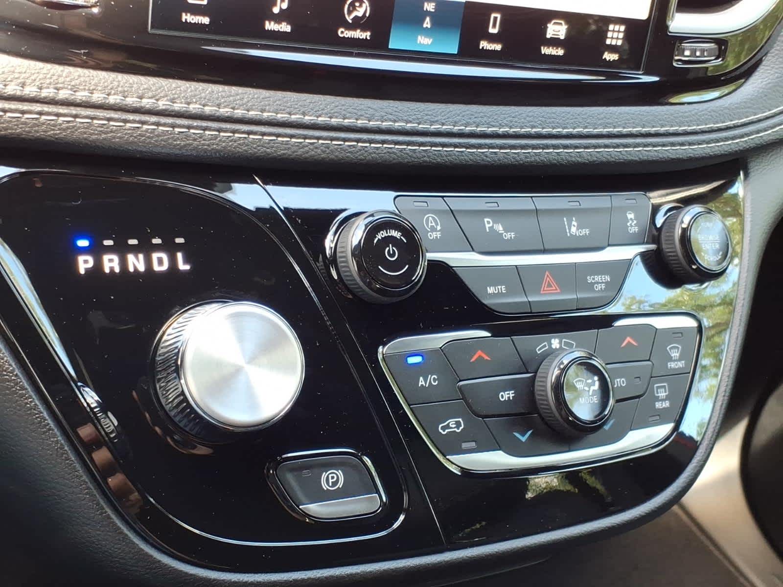 2027 Chrysler Pacifica PACIFICA SELECT