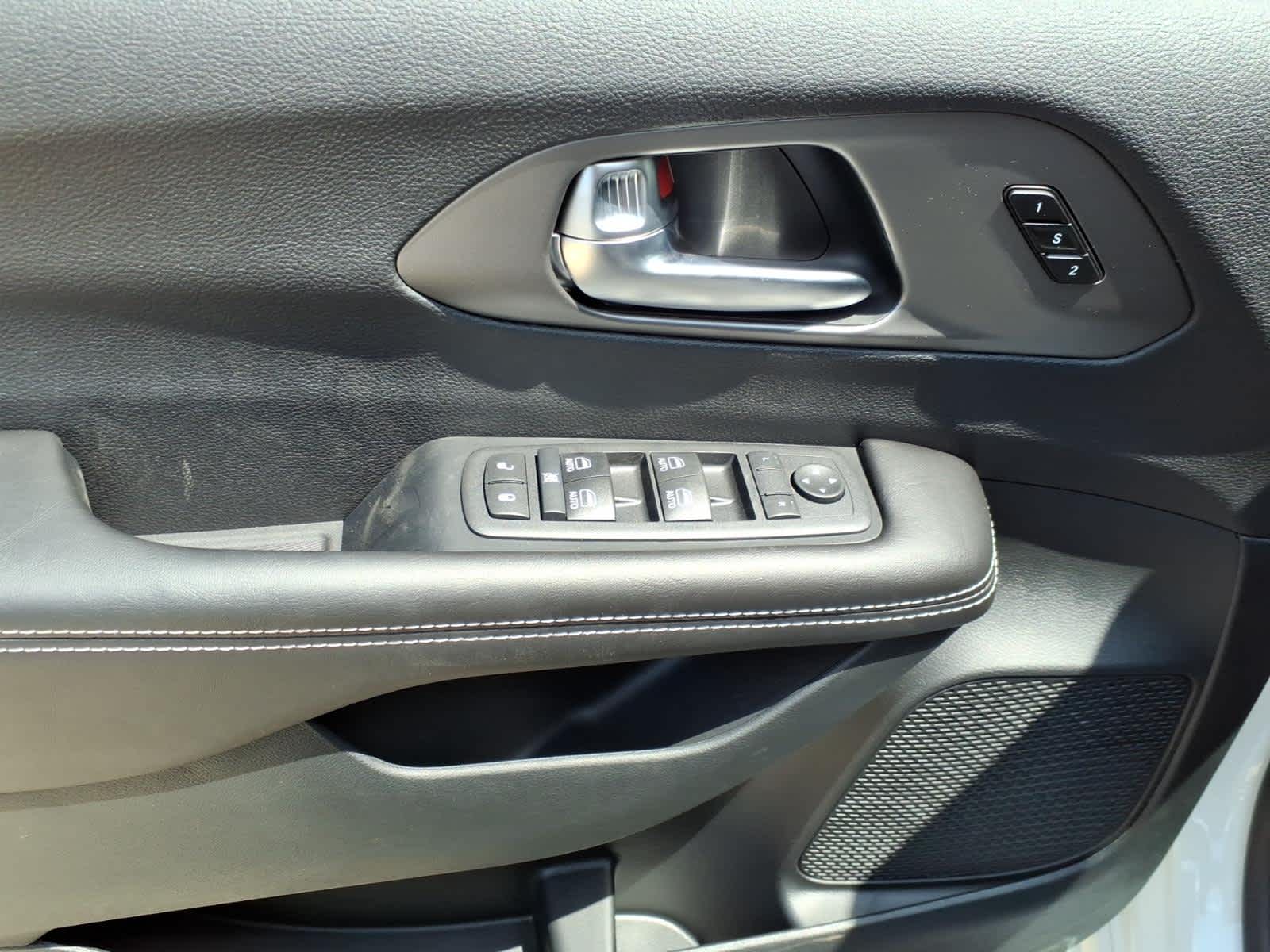 2027 Chrysler Pacifica PACIFICA SELECT