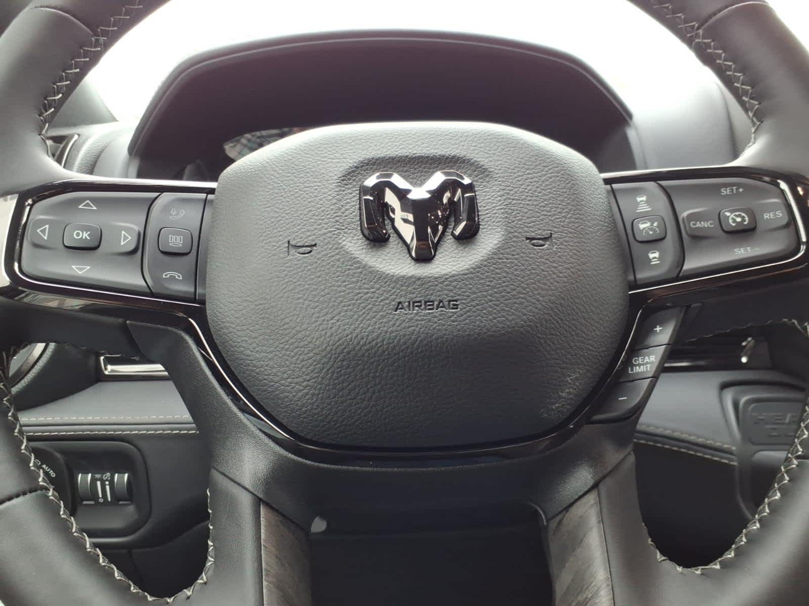 2026 RAM Ram 3500 RAM 3500 LIMITED MEGA CAB 4X4 6'4' BOX