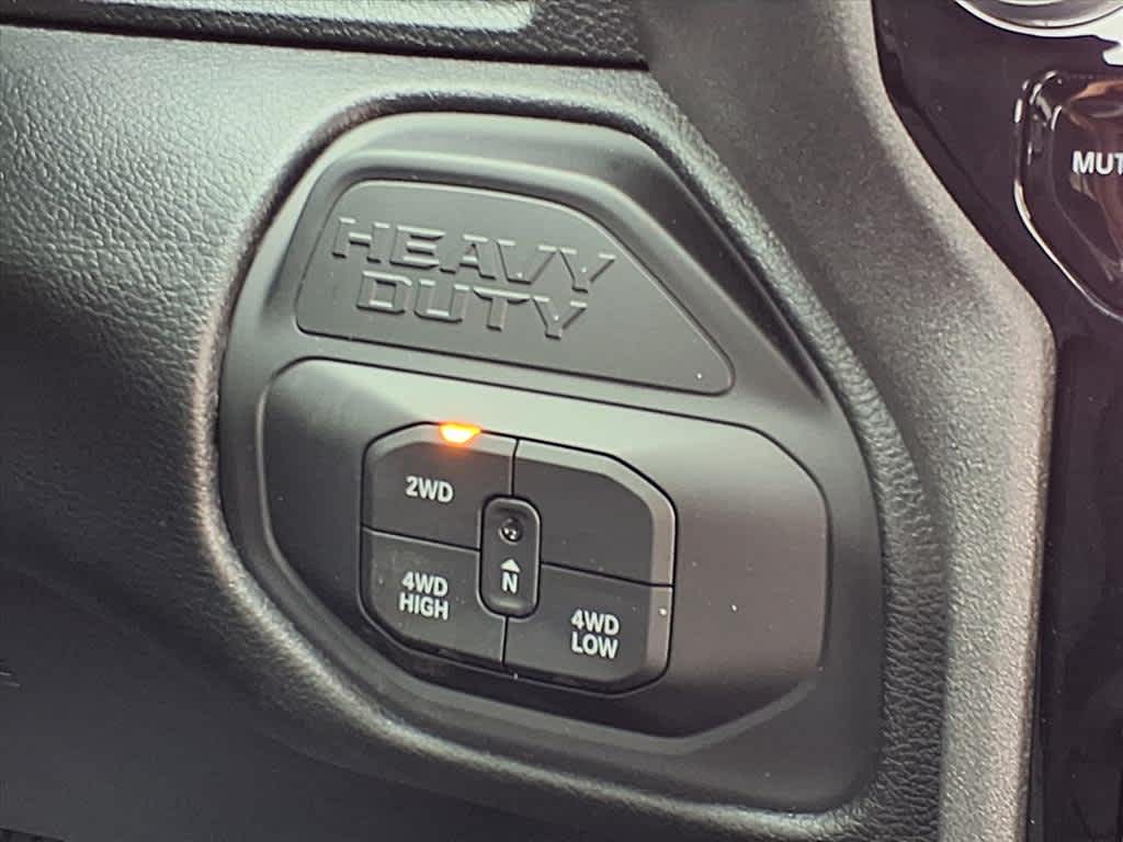 2026 RAM Ram 2500 RAM 2500 BLACK EXPRESS CREW CAB 4X4 6'4' BOX