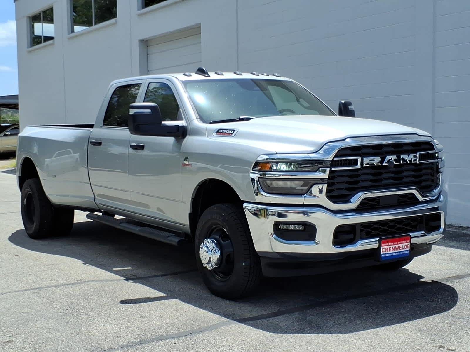 2026 RAM Ram 3500 RAM 3500 TRADESMAN CREW CAB 4X4 8' BOX