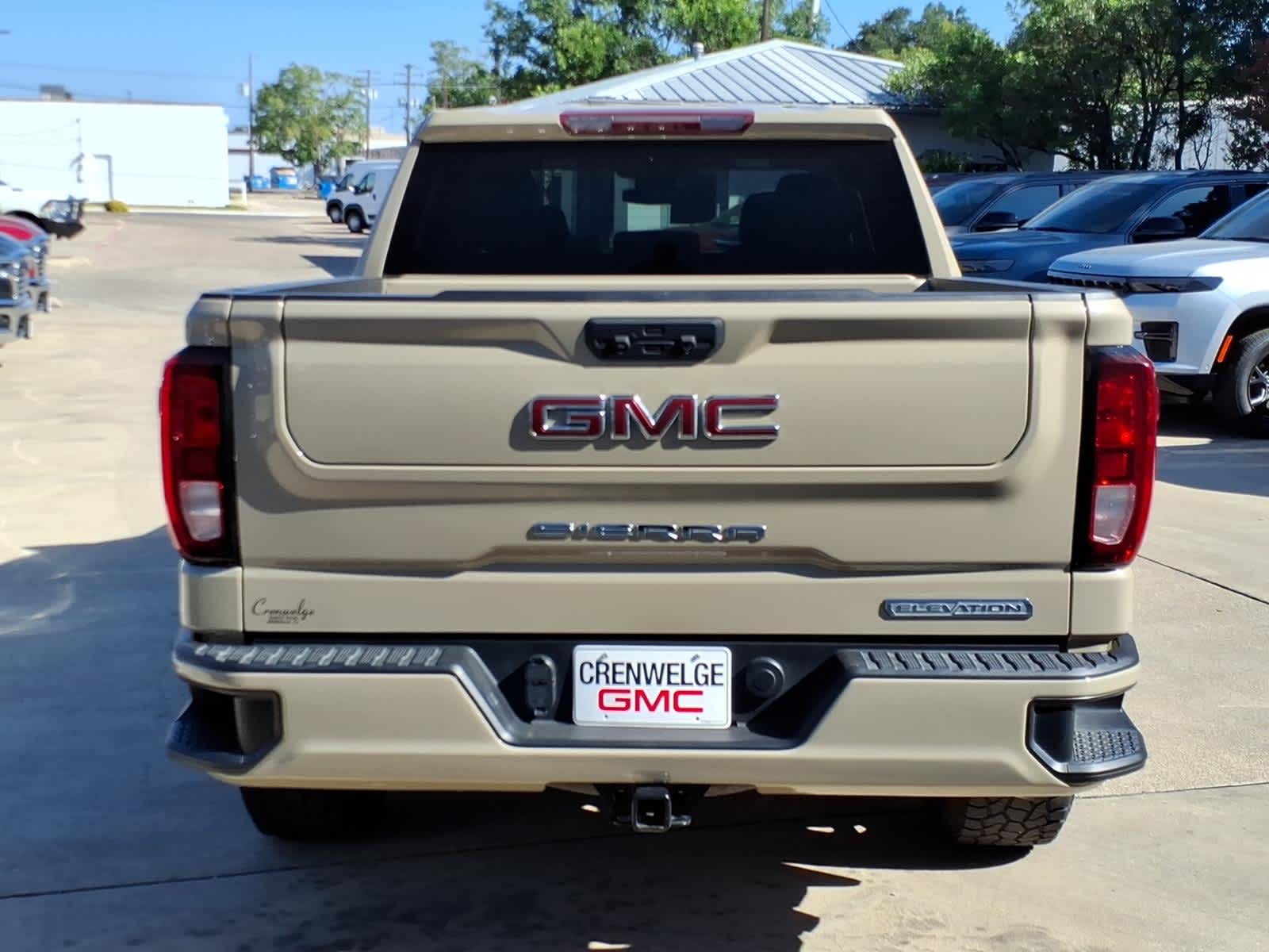 2022 GMC Sierra 1500 4WD Crew Cab Short Box Elevation