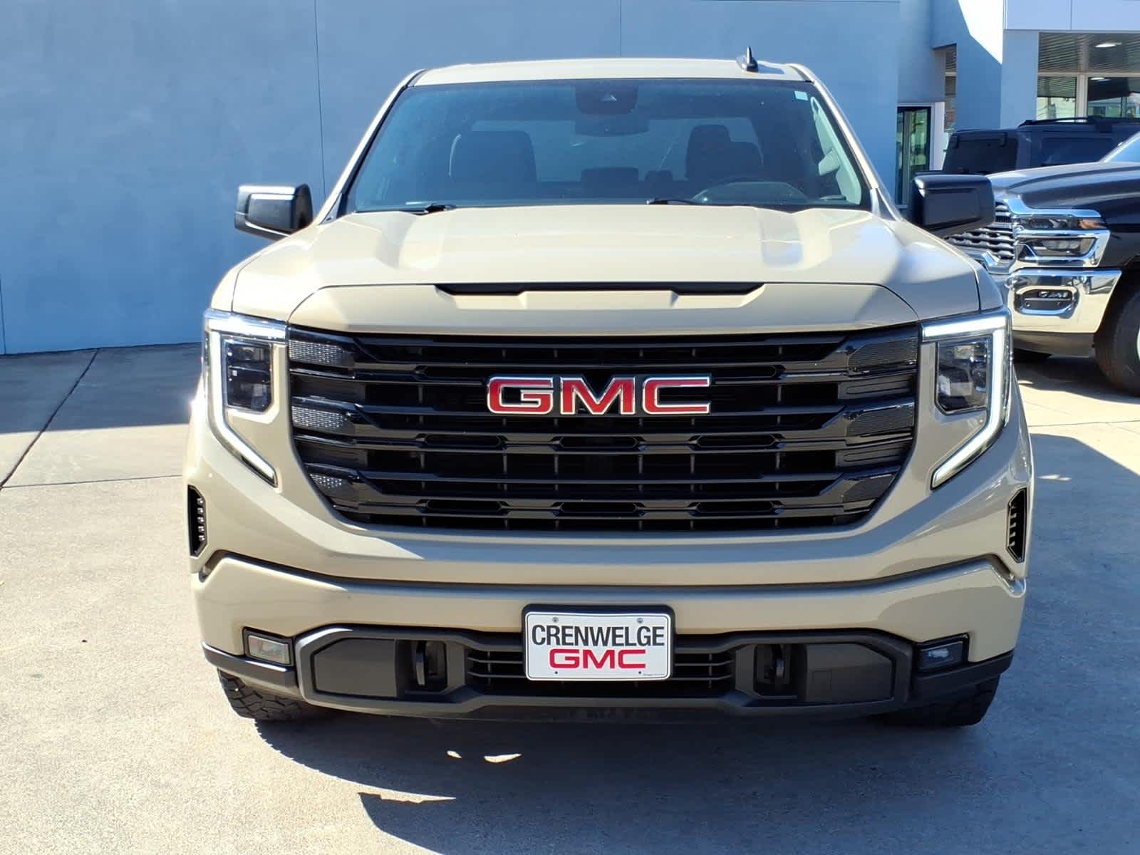 2022 GMC Sierra 1500 4WD Crew Cab Short Box Elevation