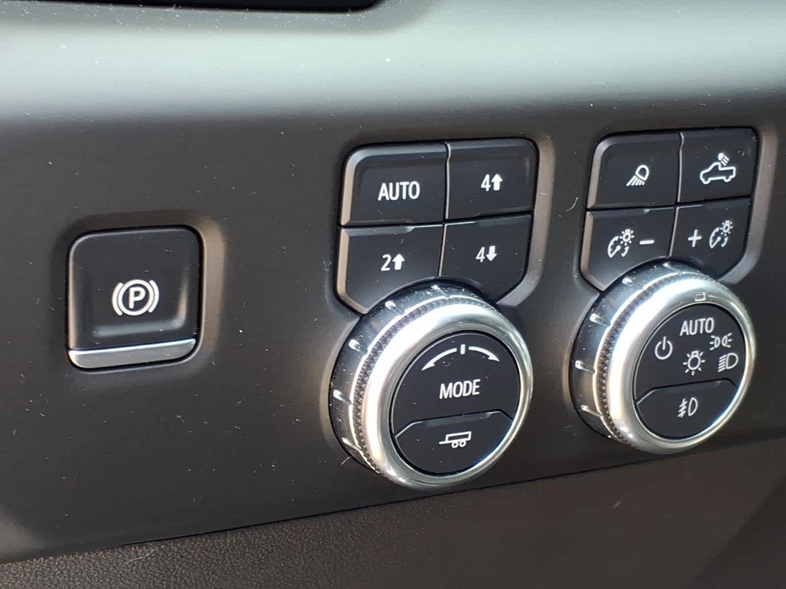 2025 GMC Sierra 1500 4WD Crew Cab Short Box AT4