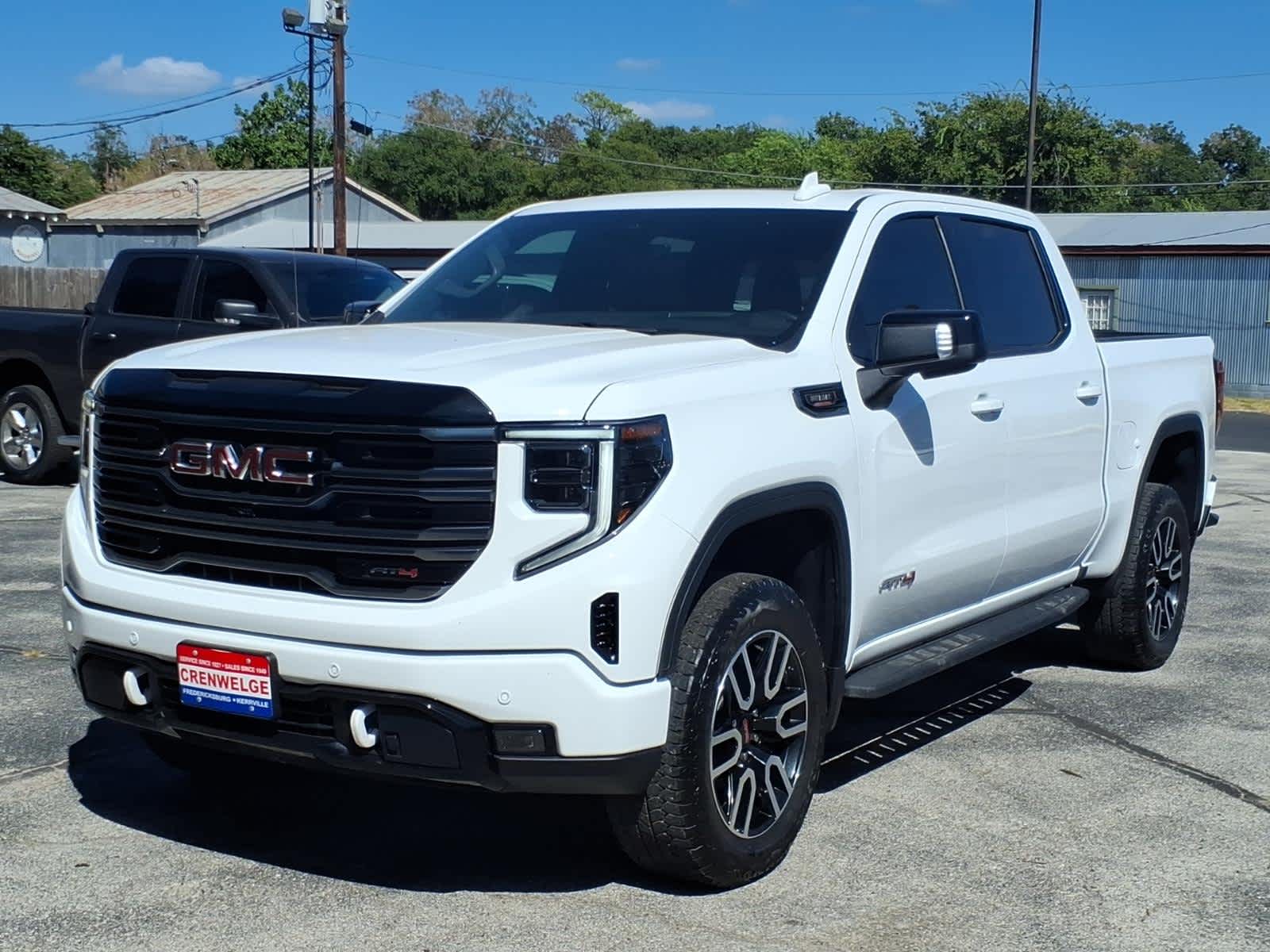2025 GMC Sierra 1500 4WD Crew Cab Short Box AT4