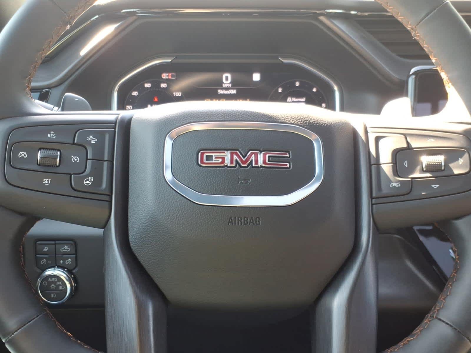 2025 GMC Sierra 1500 4WD Crew Cab Short Box AT4
