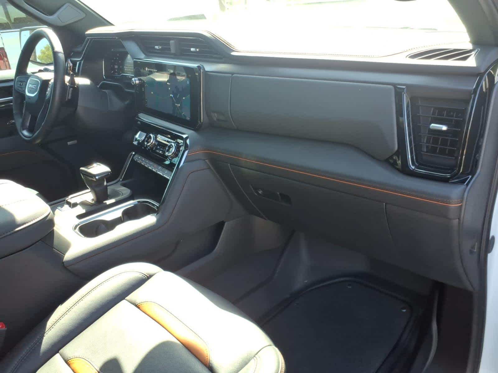 2025 GMC Sierra 1500 4WD Crew Cab Short Box AT4