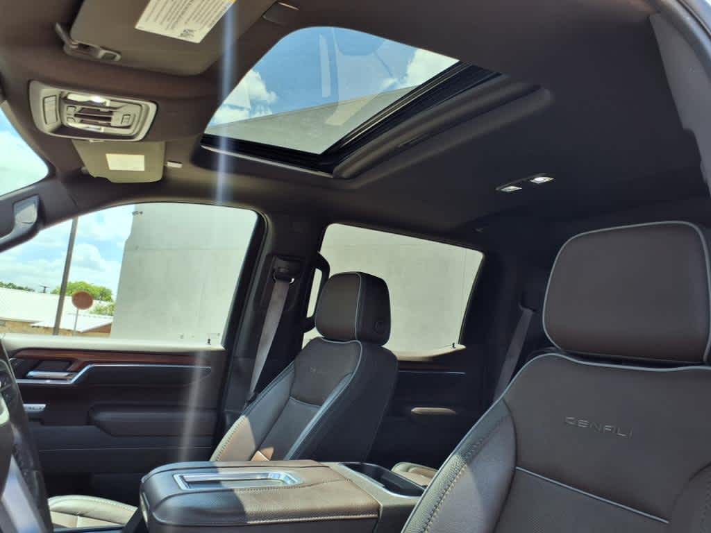 2022 GMC Sierra 1500 4WD Crew Cab Short Box Denali