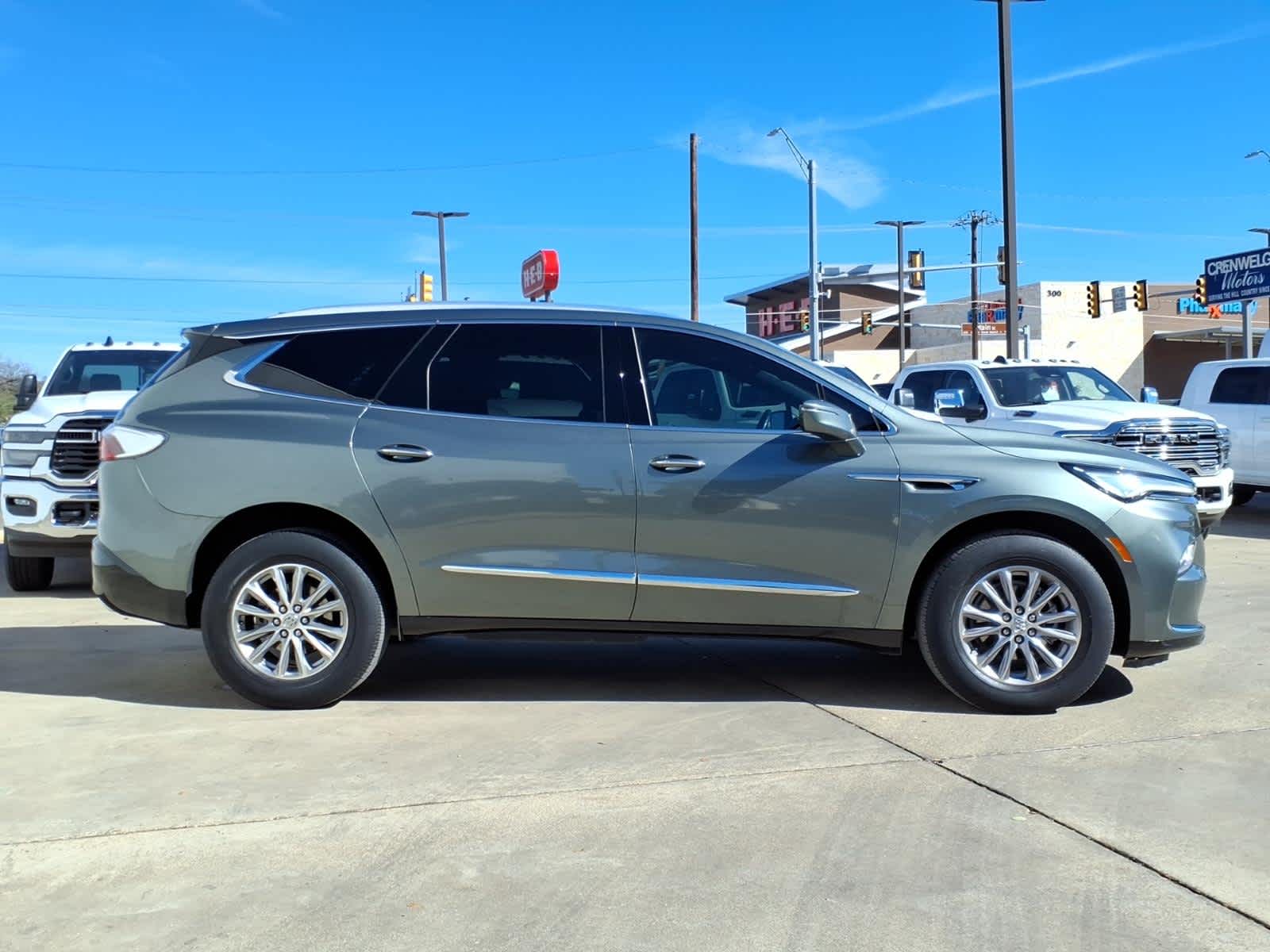 2023 Buick Enclave Essence FWD