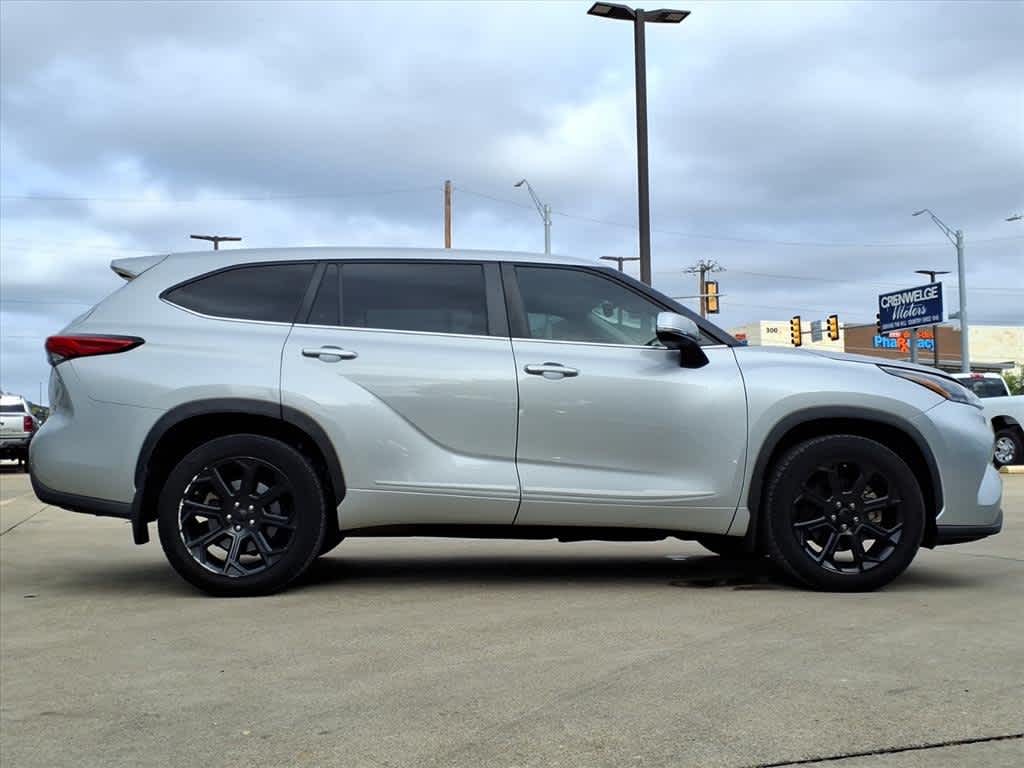 2023 Toyota Highlander LE