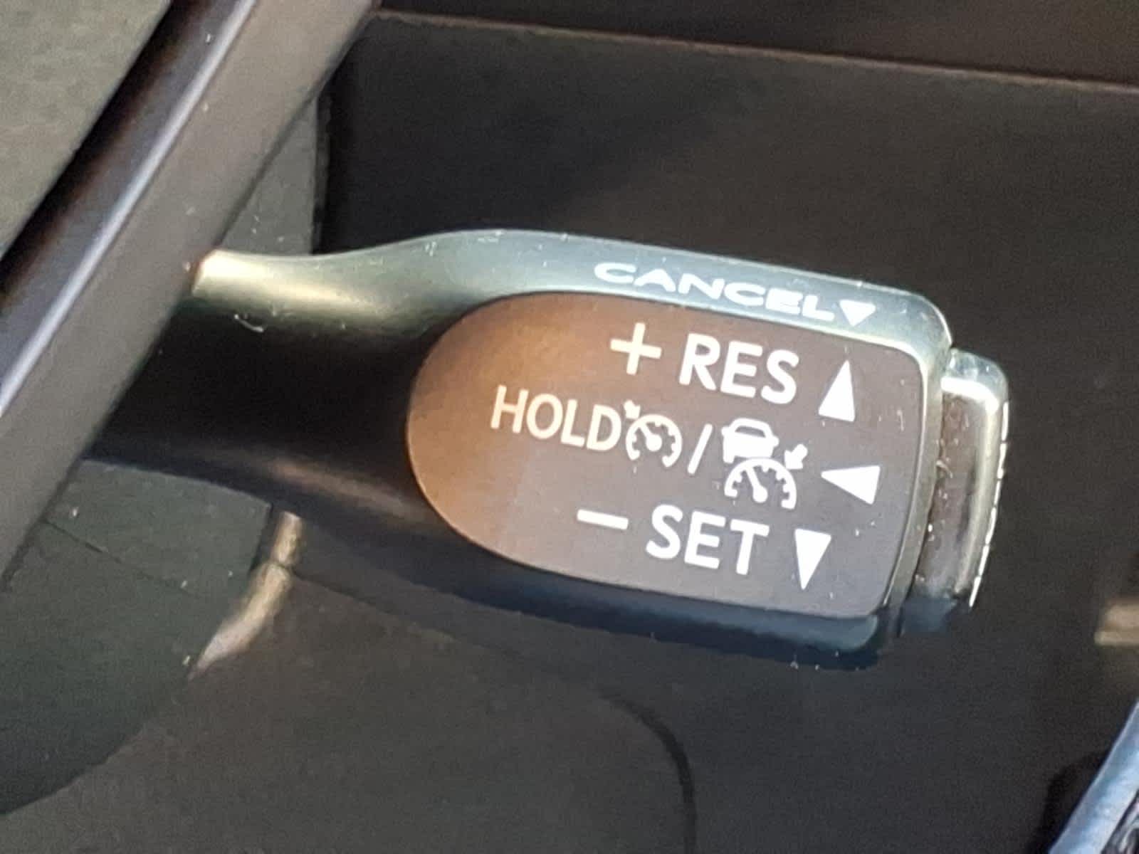 2022 Toyota C-HR XLE