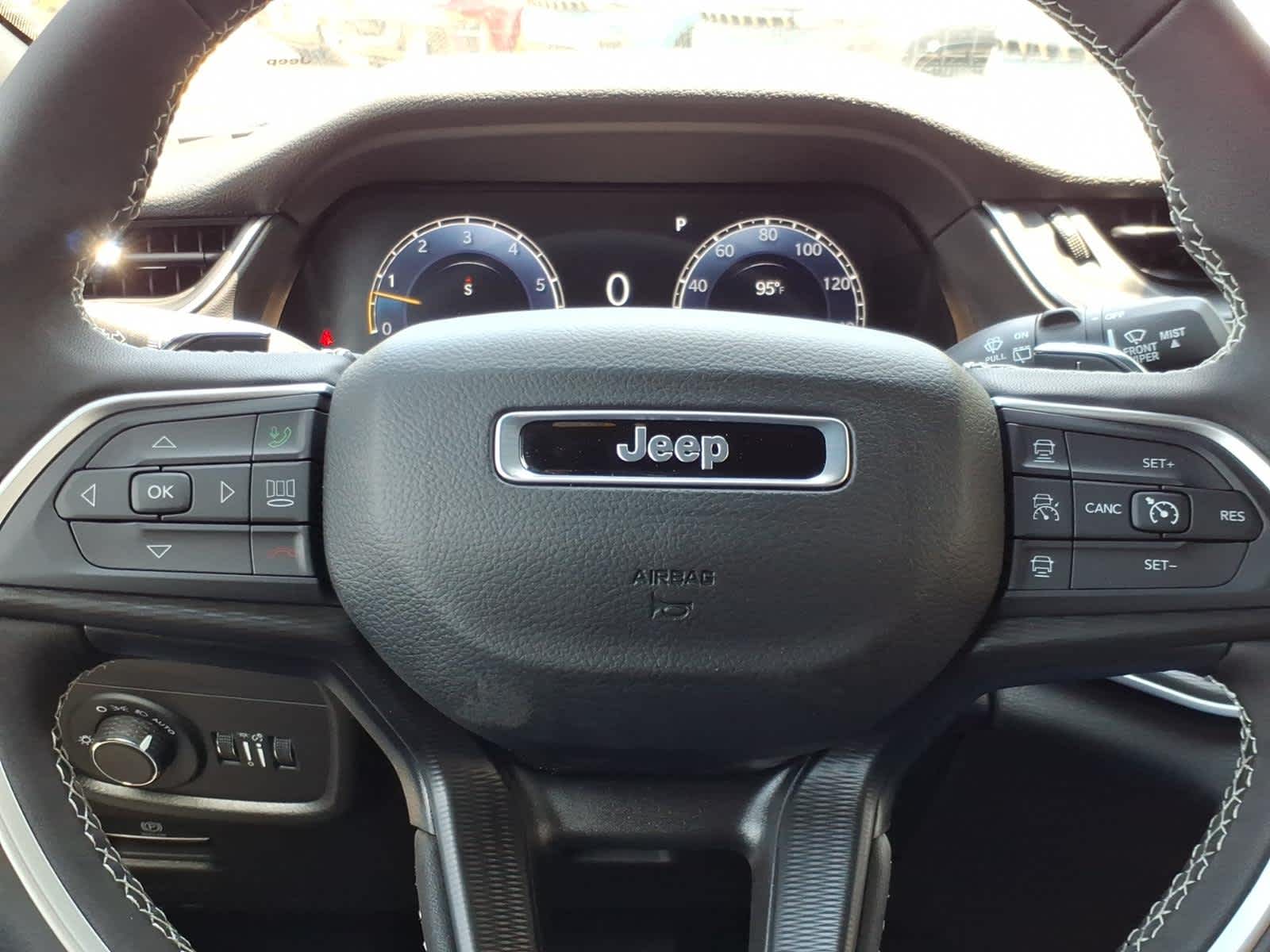 2026 Jeep Grand Cherokee GRAND CHEROKEE LAREDO 4X4