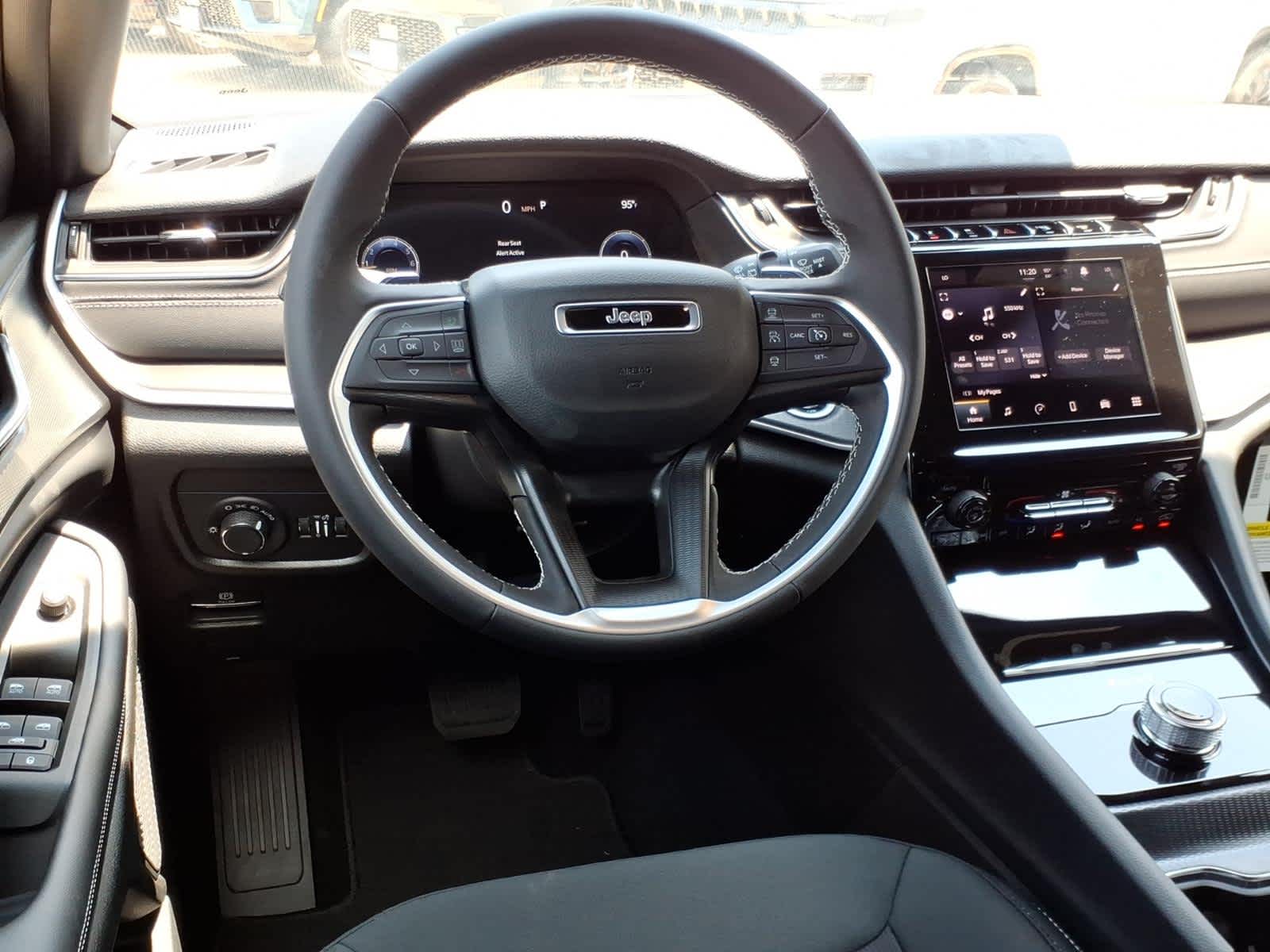 2026 Jeep Grand Cherokee GRAND CHEROKEE LAREDO 4X4