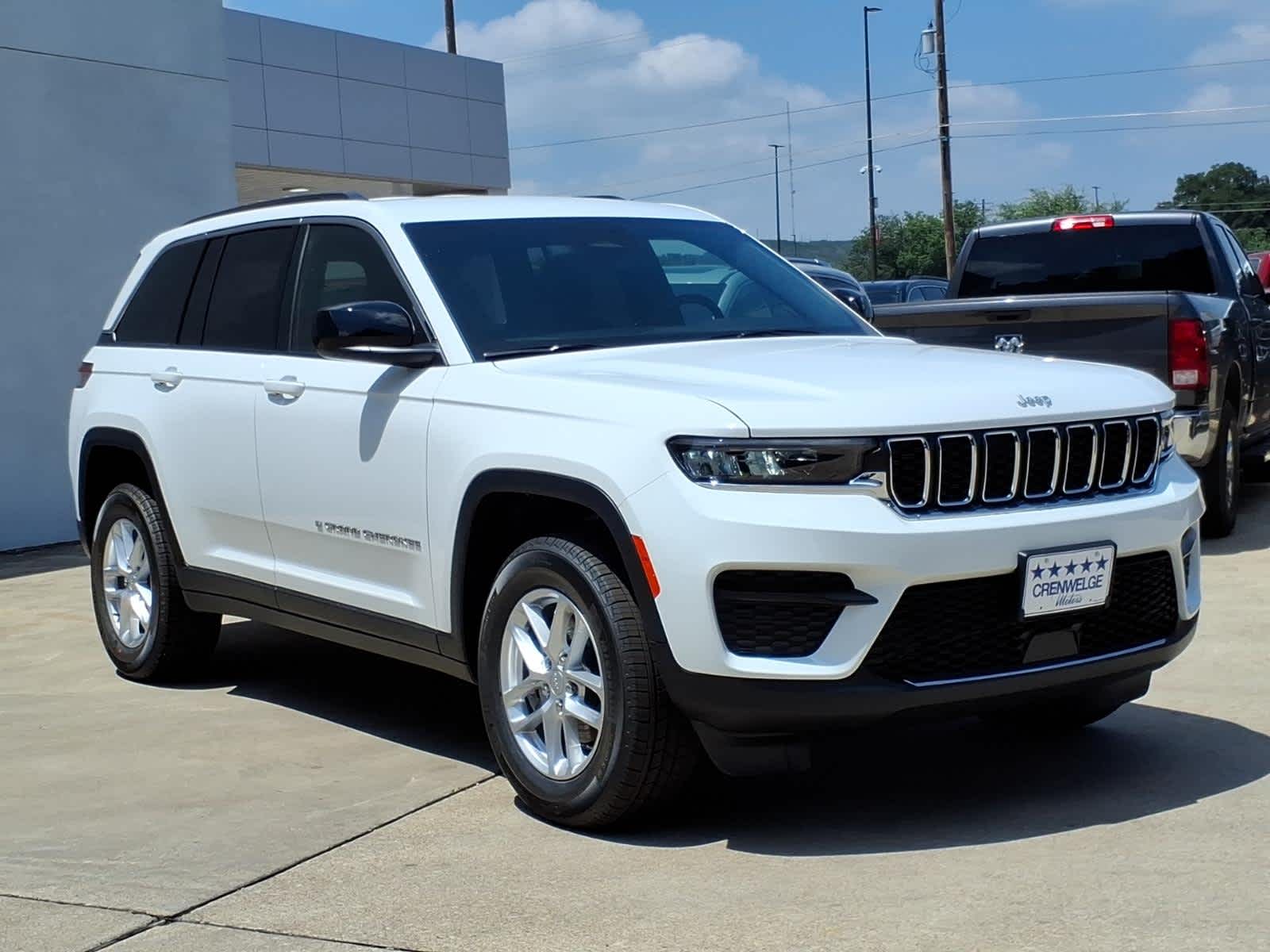2026 Jeep Grand Cherokee GRAND CHEROKEE LAREDO 4X4